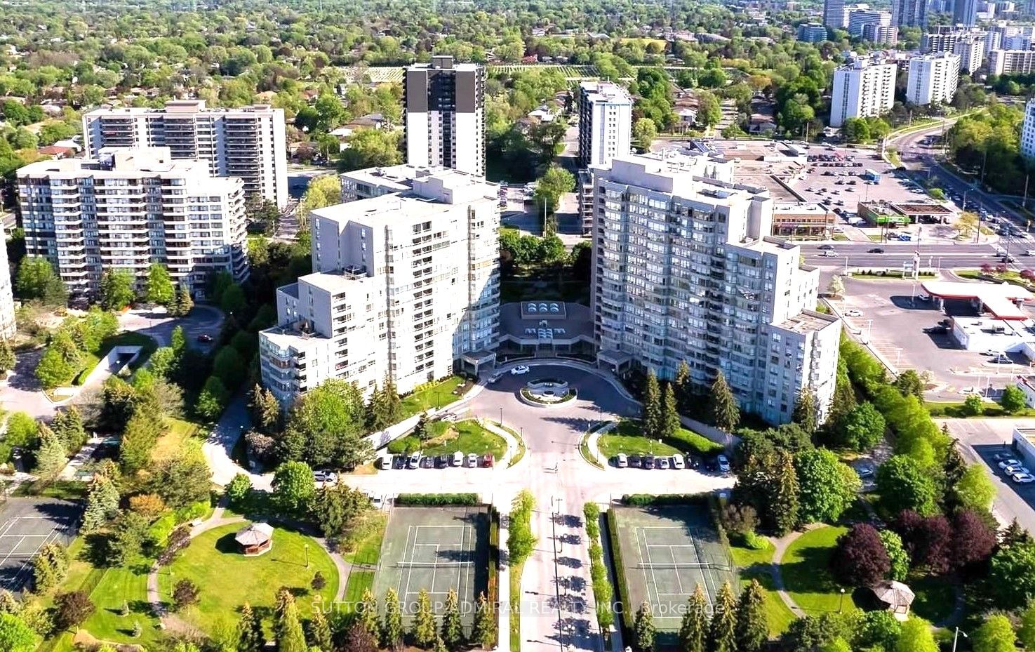 7 Townsgate Drive 604, Vaughan, ON L4J 7Z9 photo 2