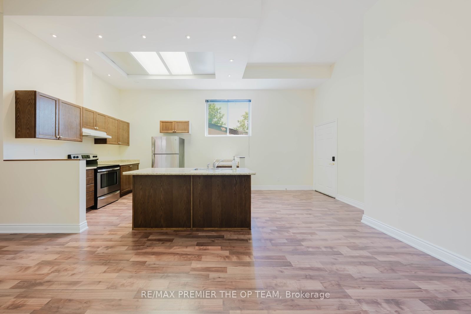 7930 Kipling Avenue, Vaughan, ON L4L 1Z5 photo 4