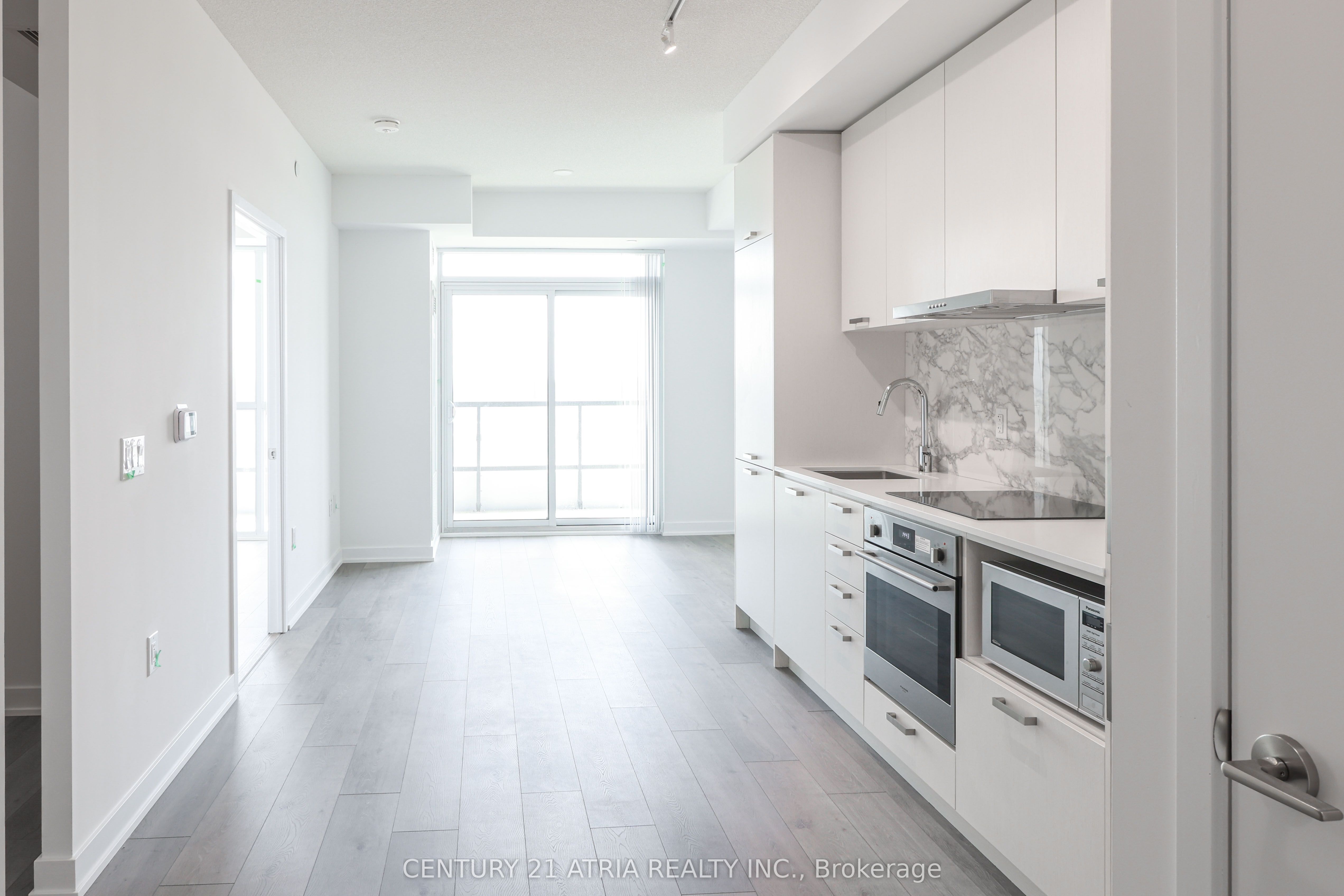 38 Honeycrisp Crescent 1507, Vaughan, ON L4K 0M8 photo 3