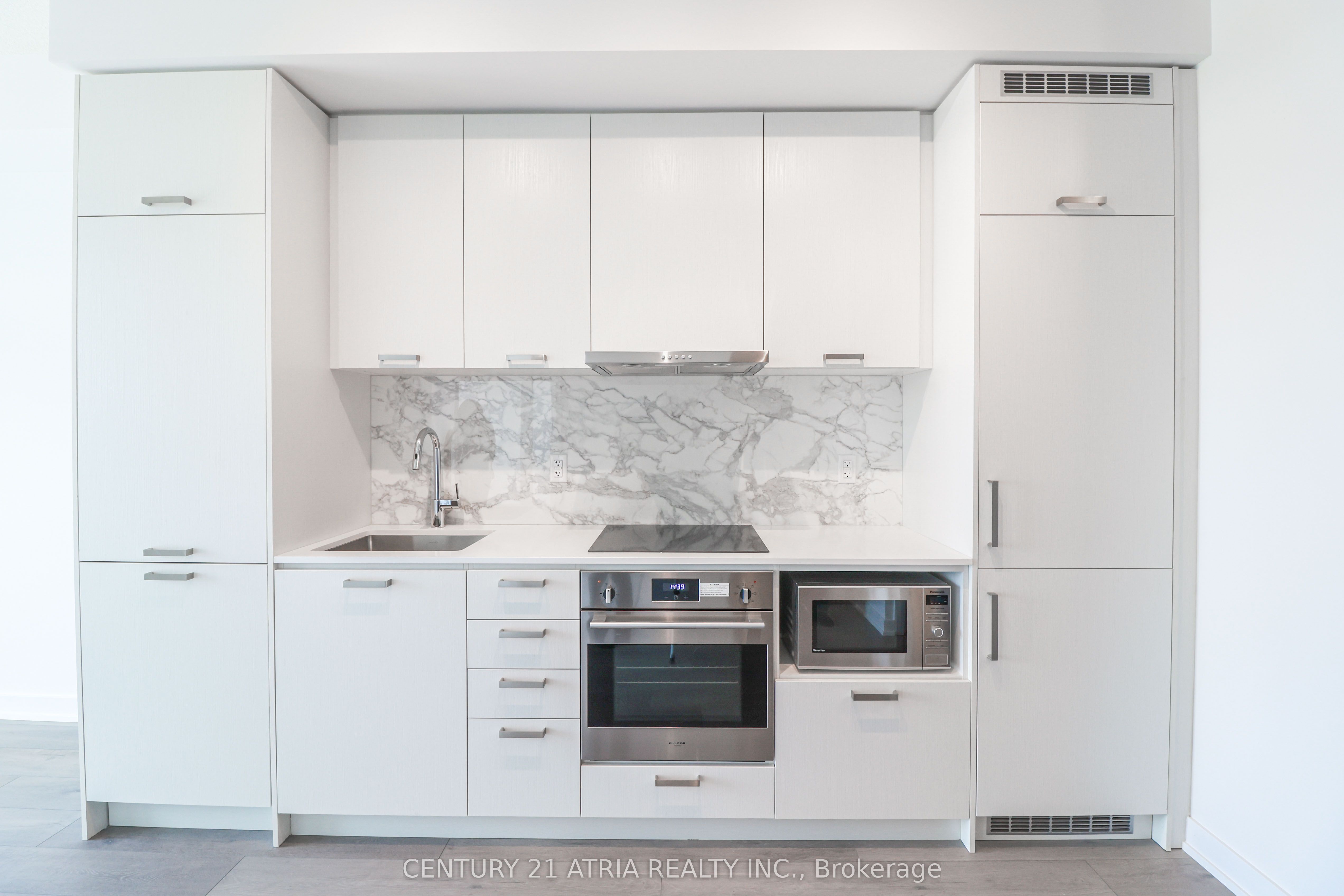 38 Honeycrisp Crescent 1507, Vaughan, ON L4K 0M8 photo 4