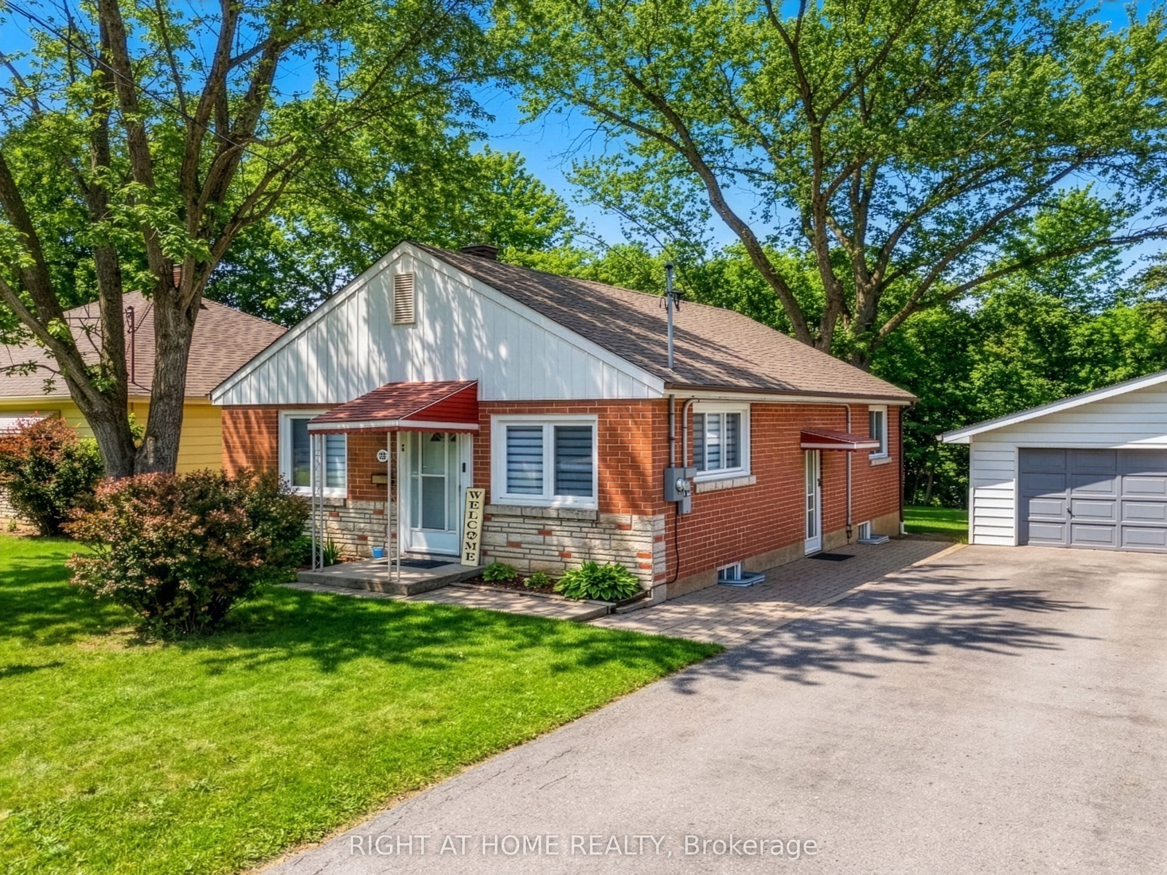 735 Srigley Street, Newmarket, ON L3Y 1X6 photo 5