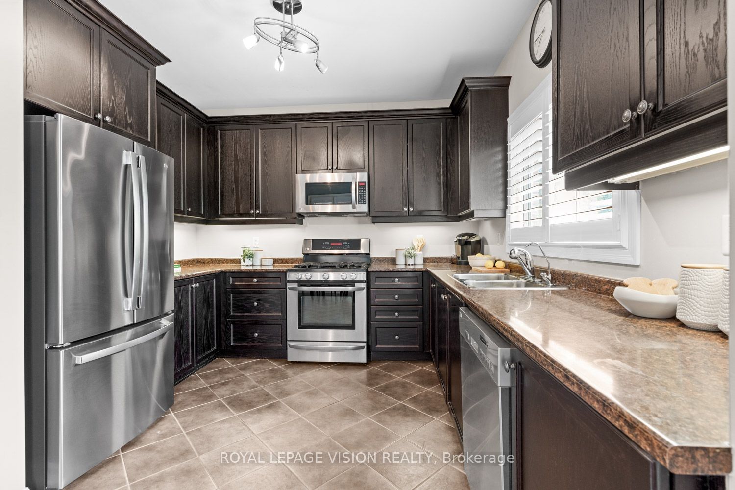 27 Ida Jane Grove, Whitchurch-Stouffville, ON L4A 0S3 photo 5