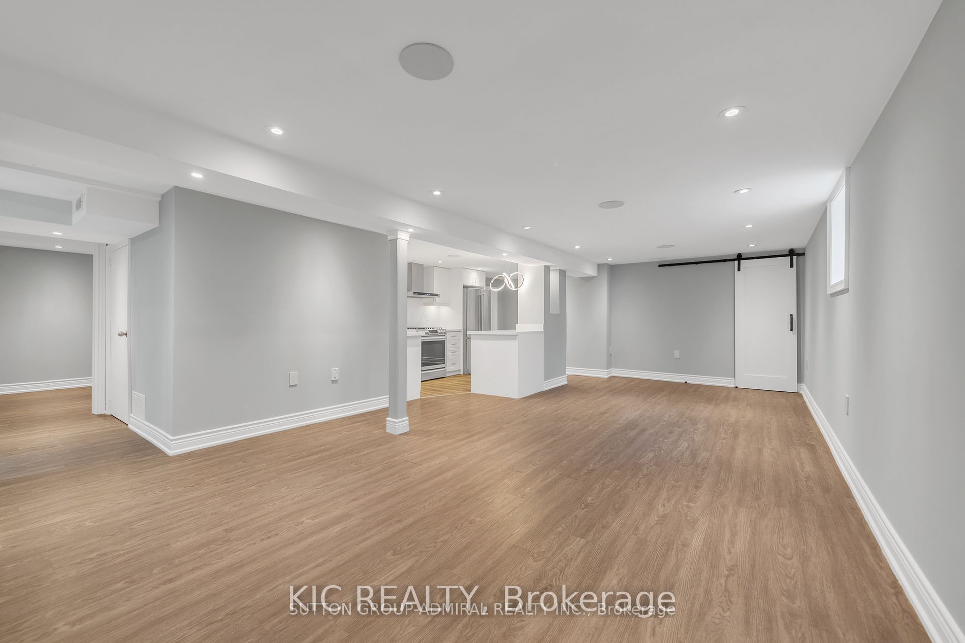 108 Cardinal Crescent, Newmarket, ON L3Y 5Y6 photo 5