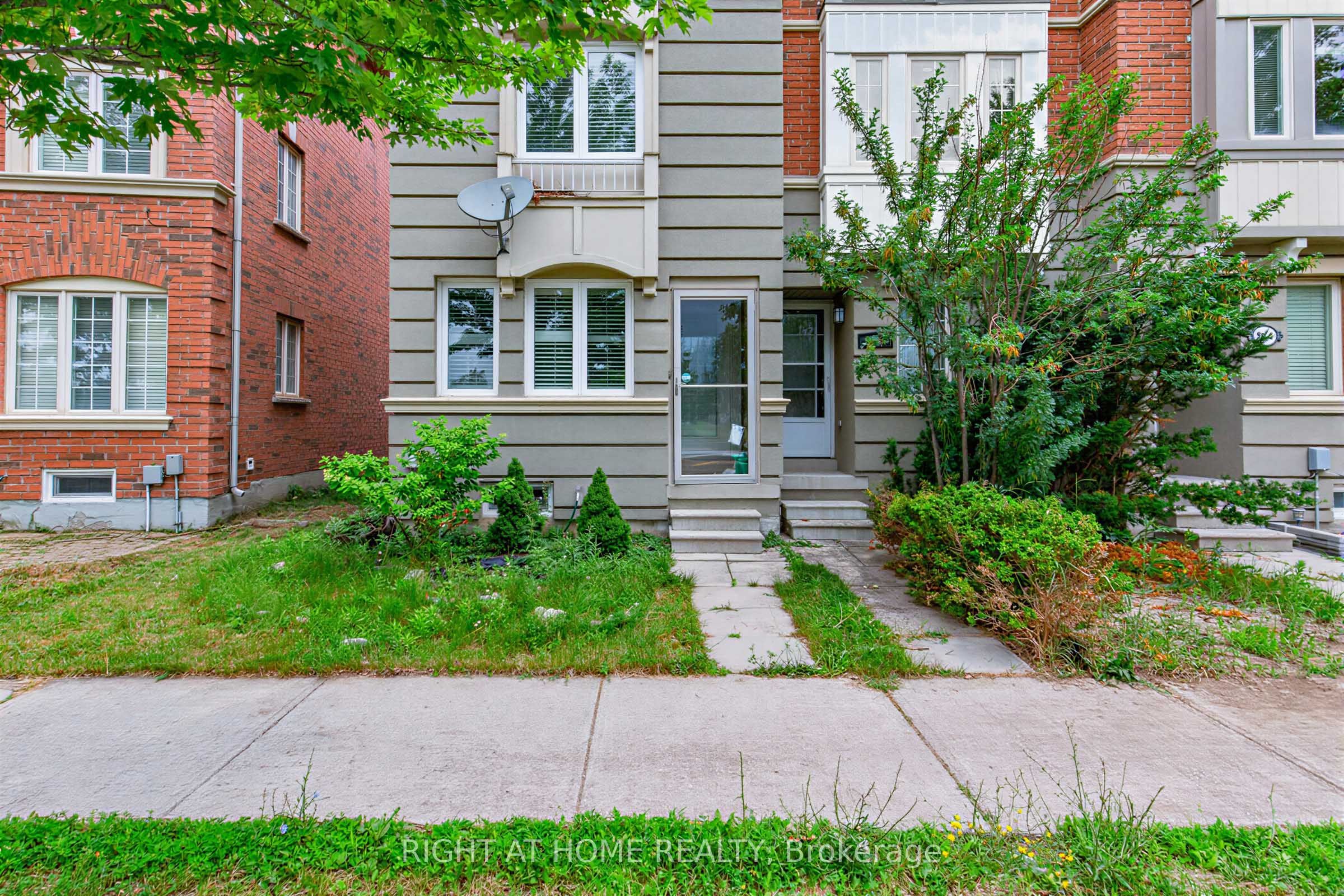 2628 Bur Oak Avenue, Markham, ON L6B 1J2