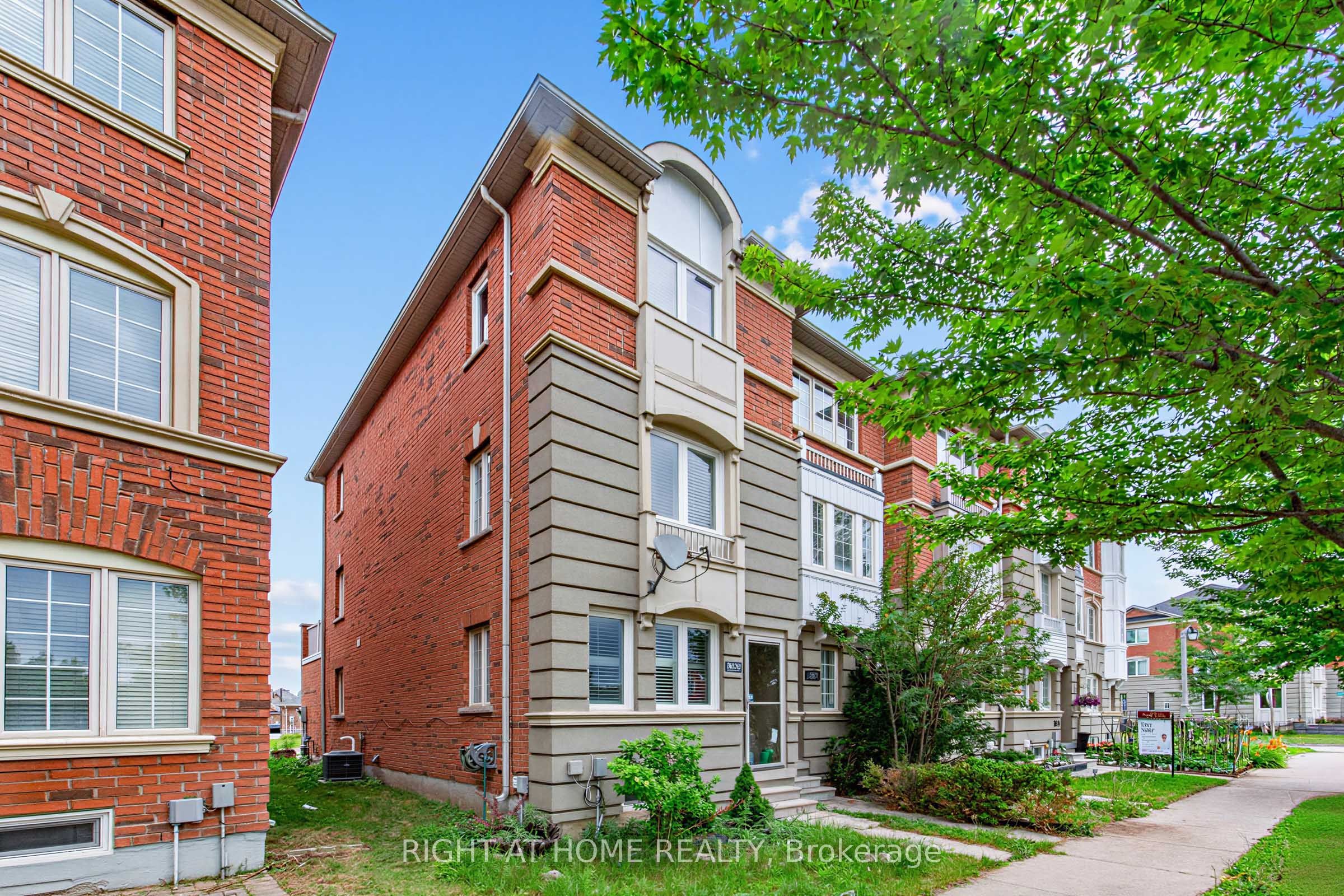 2628 Bur Oak Avenue, Markham, ON L6B 1J2 photo 2