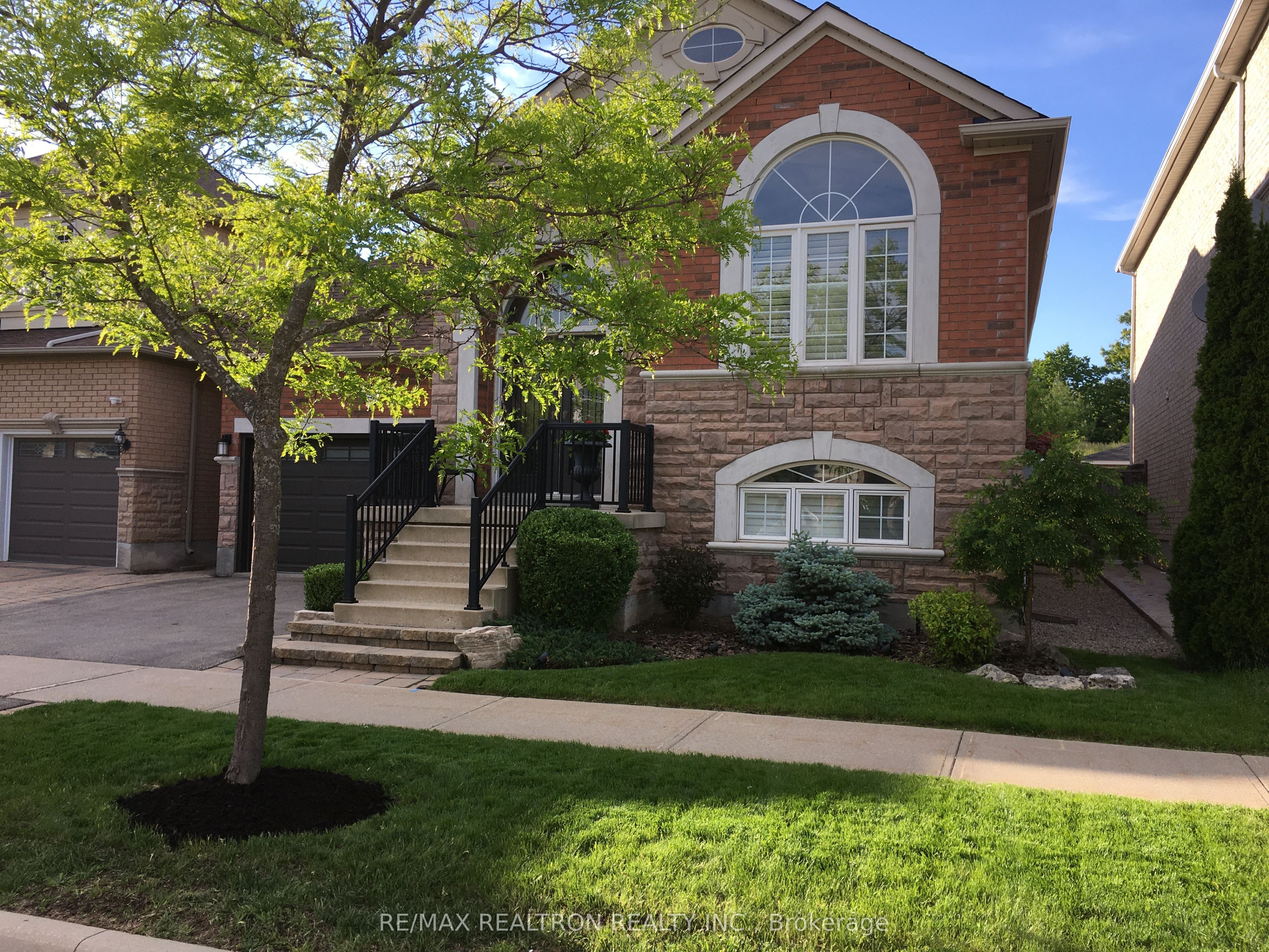 73 Brass Drive, Richmond Hill, ON L4E 4T4 photo 2