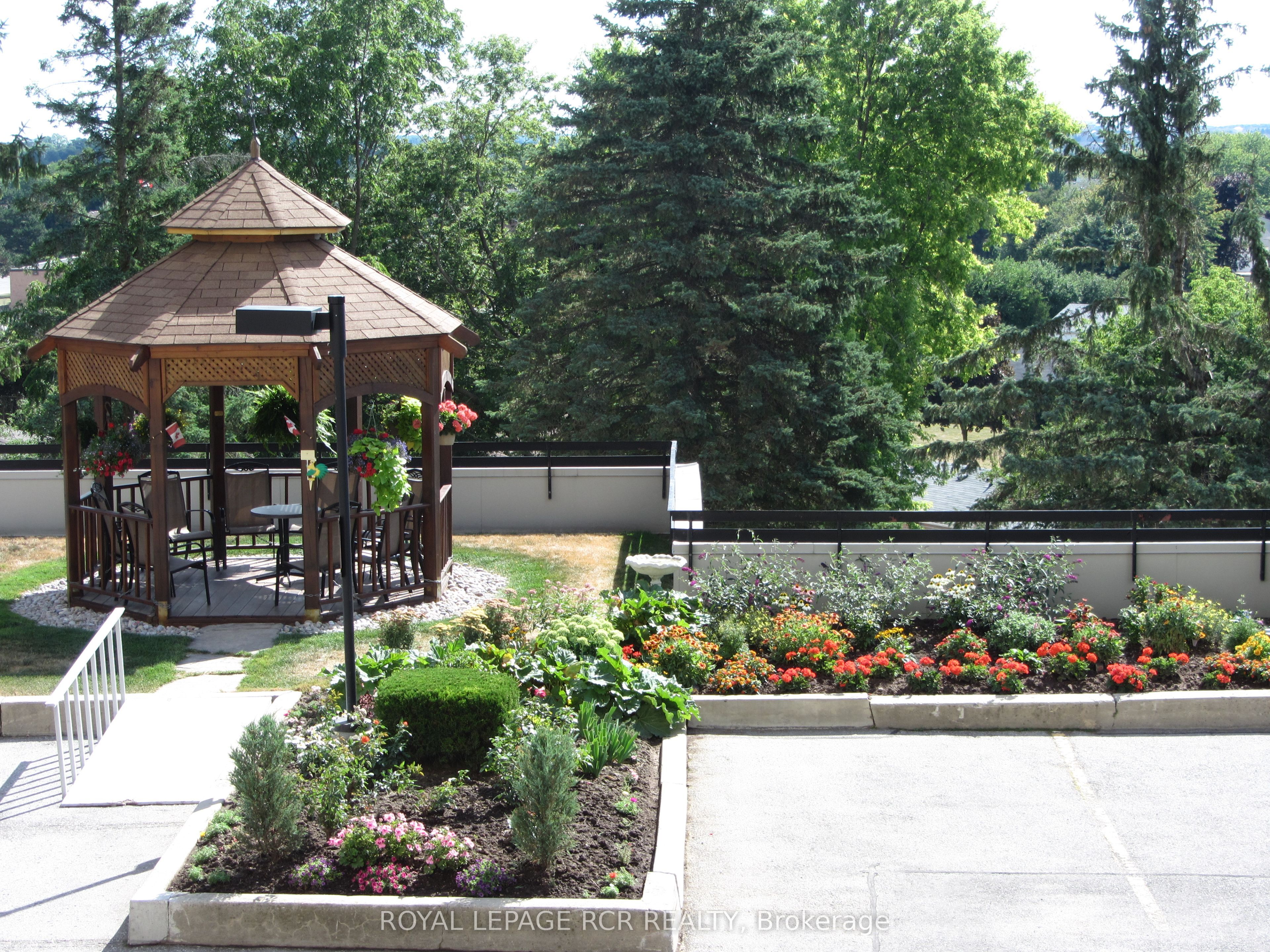 40 William Roe Boulevard 1011, Newmarket, ON L3Y 5N7 photo 5