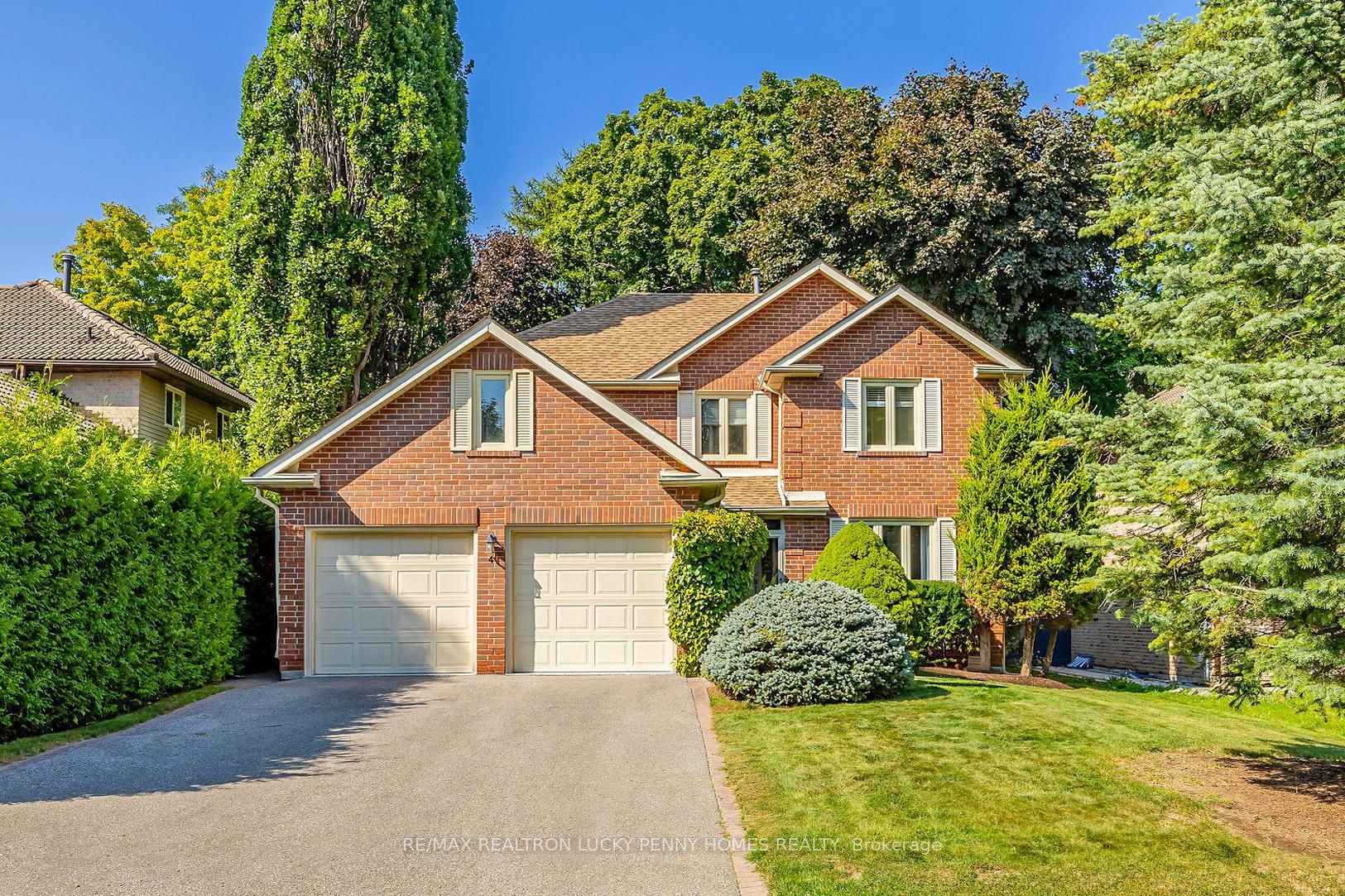 4 McPhail Court, Markham, ON L3R 0C2