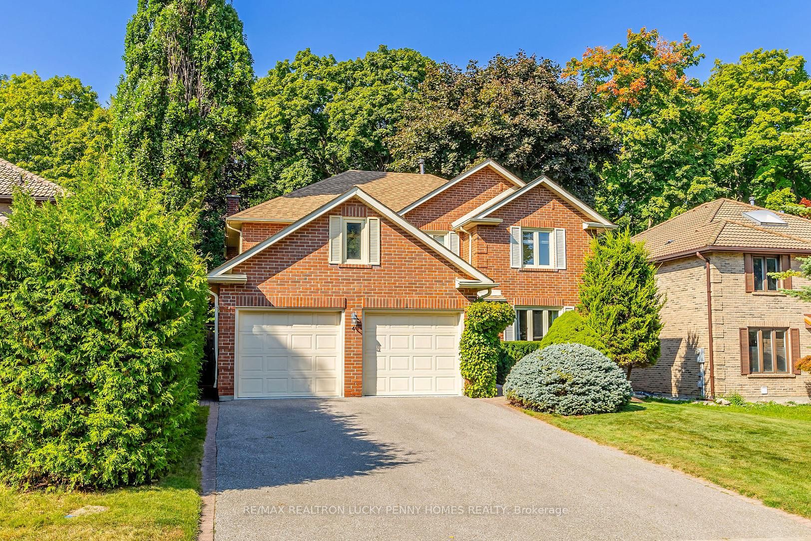 4 McPhail Court, Markham, ON L3R 0C2 photo 2