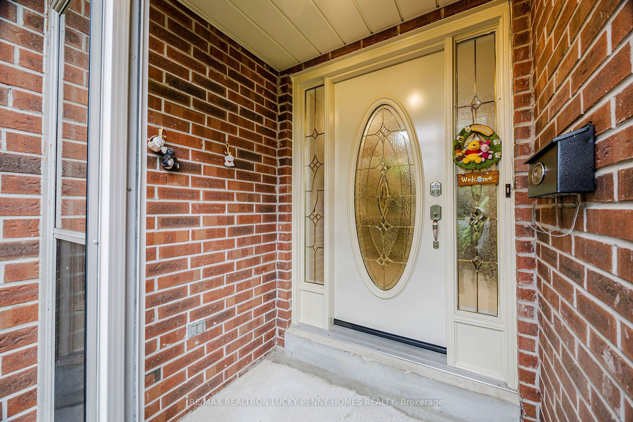 4 McPhail Court, Markham, ON L3R 0C2 photo 3