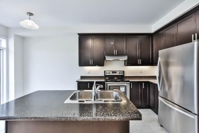 4 Blackpool Lane, East Gwillimbury, ON L9N 0R7 photo 5