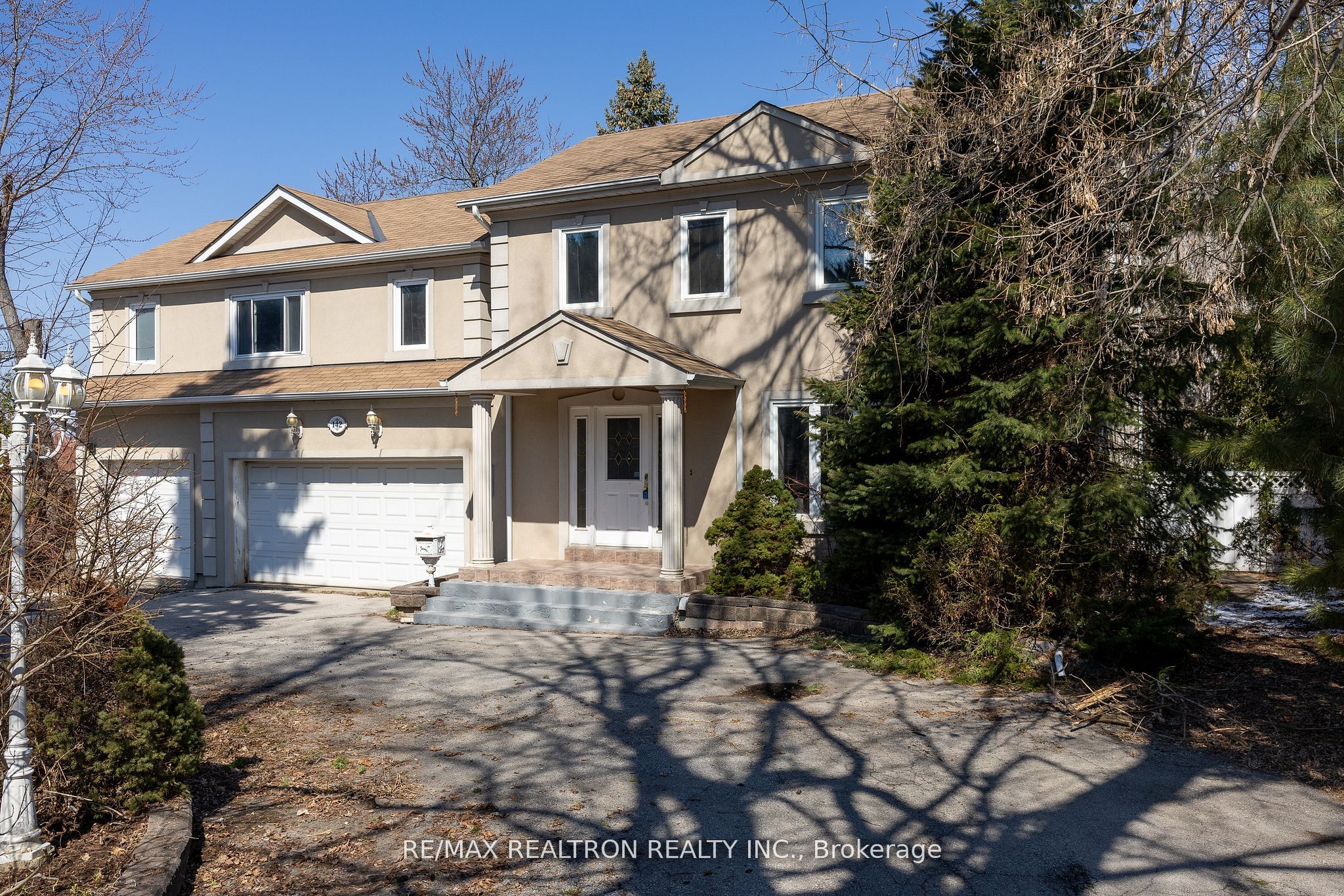 142 Hillsview Drive, Richmond Hill, ON L4C 1T2 photo 2