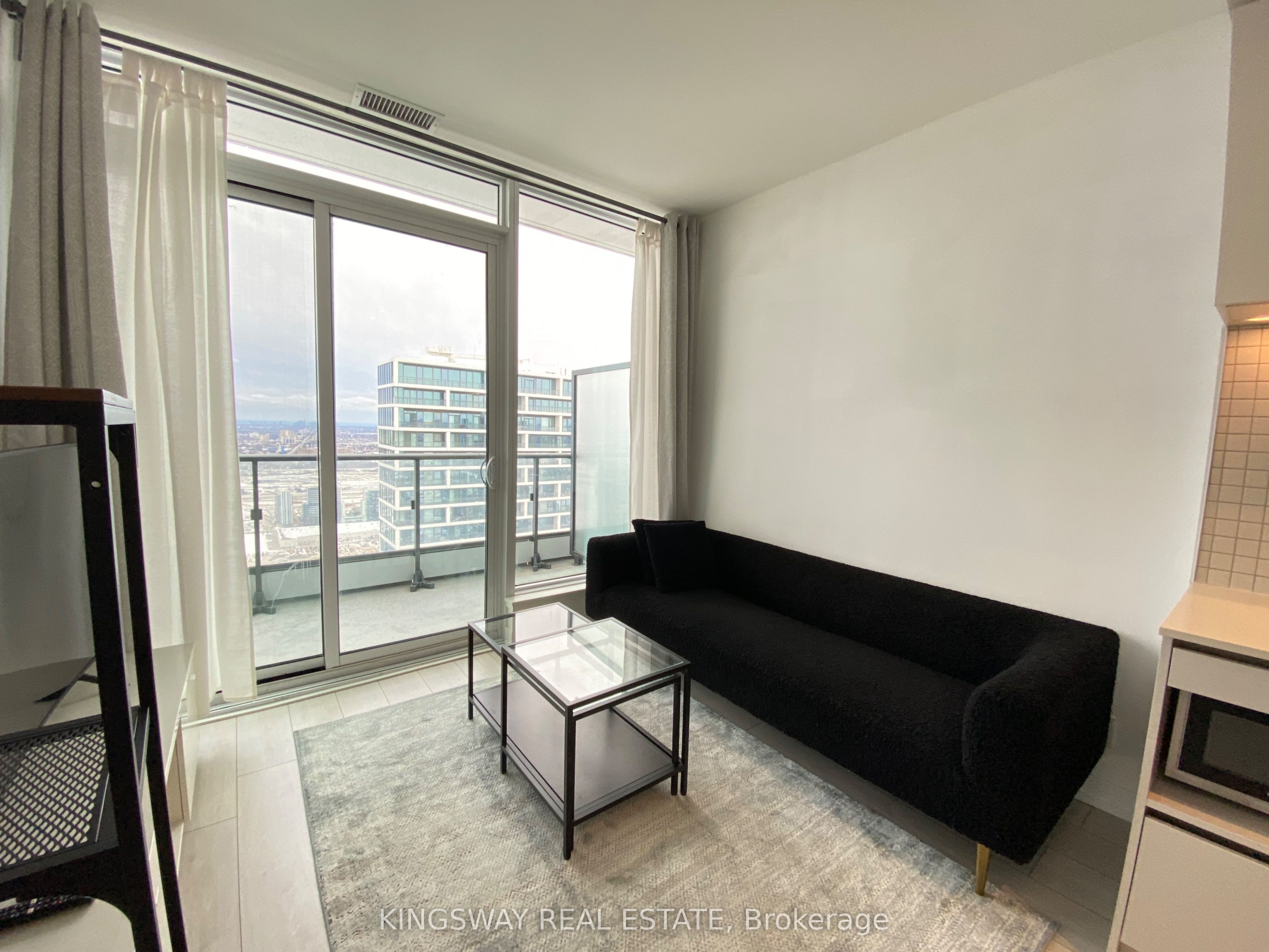 898 PORTAGE Parkway PH05, Vaughan, ON L4K 0J7 photo 4