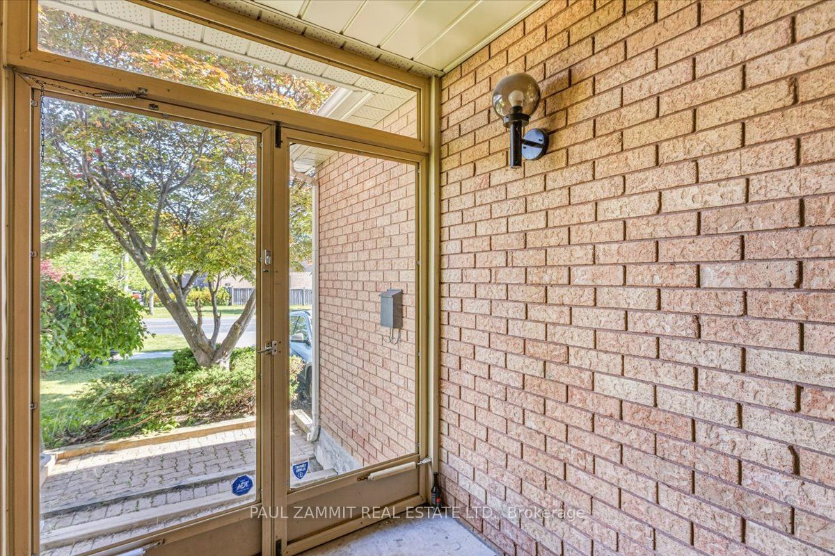 236 Green Lane, Markham, ON L3T 7H7 photo 4