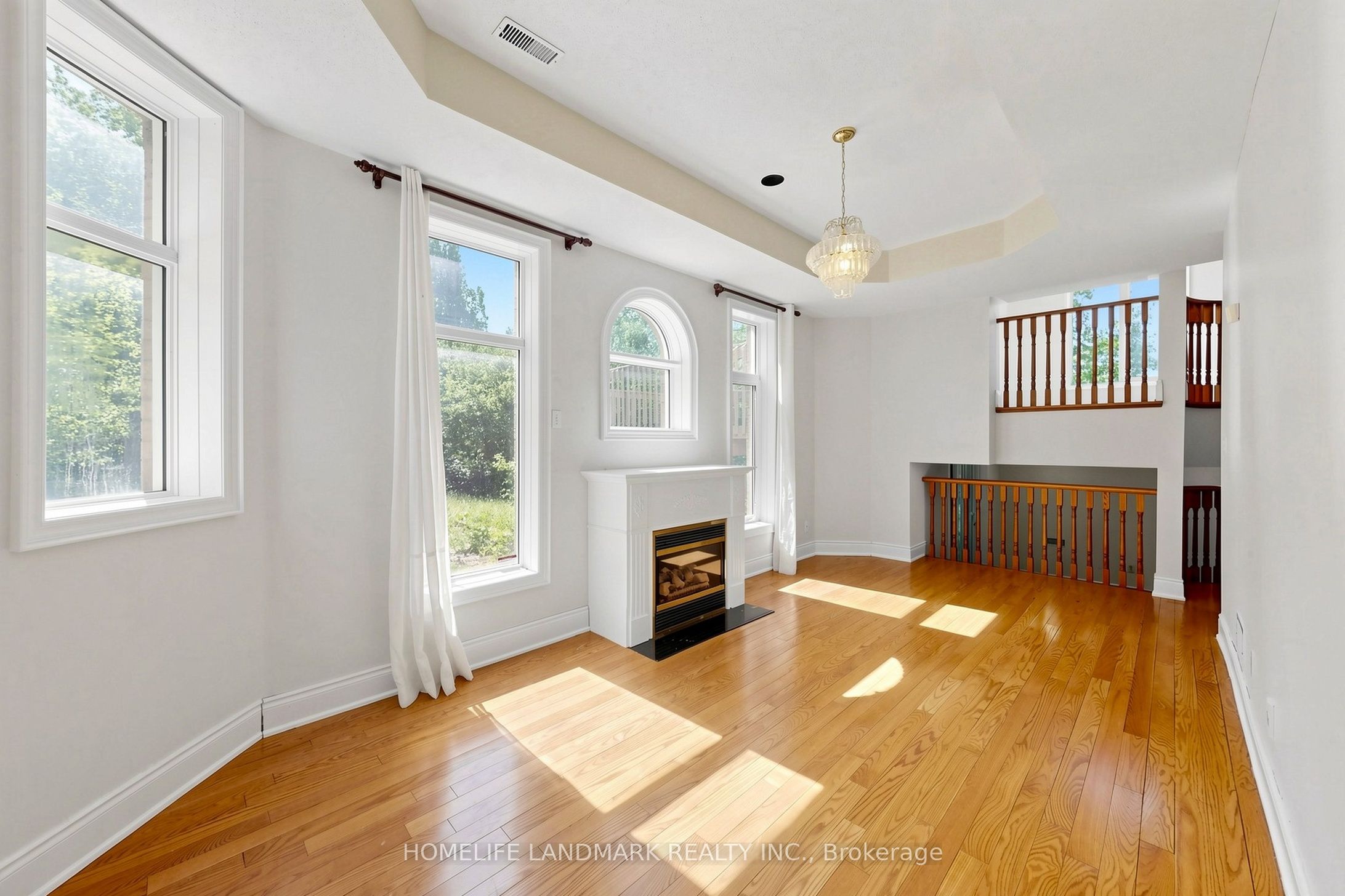 209 Redstone Road, Richmond Hill, ON L4S 2E2 photo 3