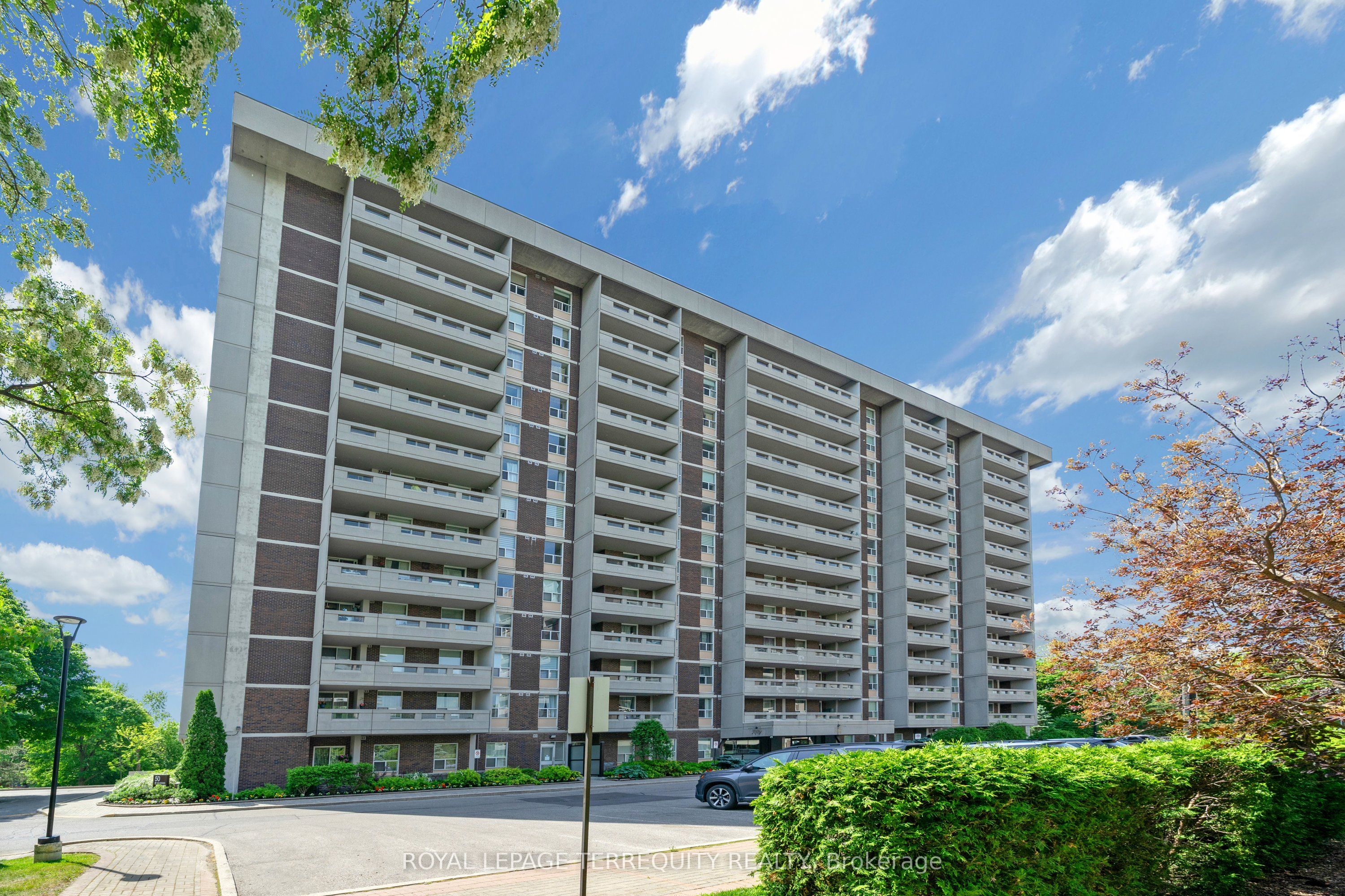 50 Inverlochy Boulevard 804, Markham, ON L3T 4T6