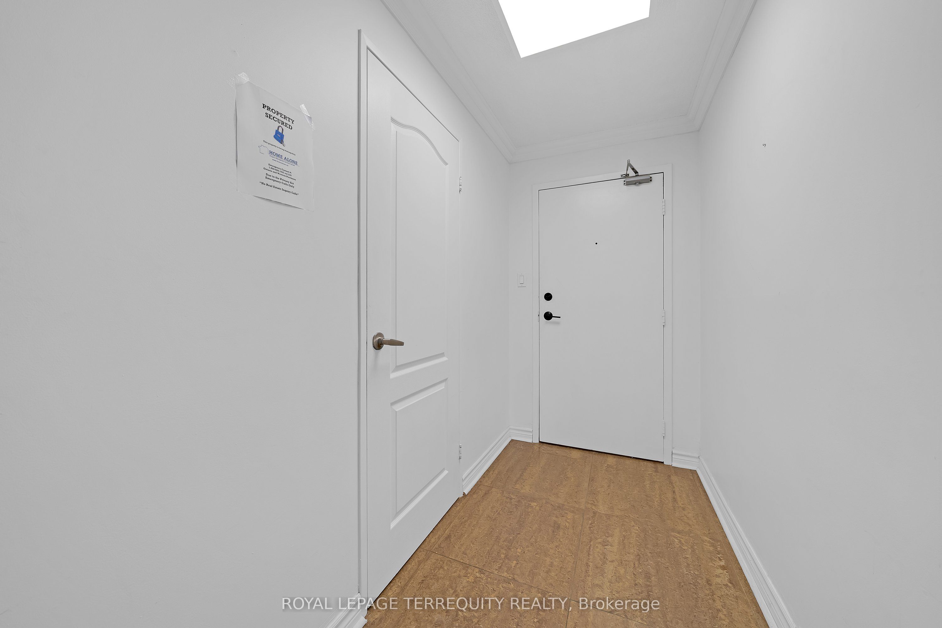 50 Inverlochy Boulevard 804, Markham, ON L3T 4T6 photo 5