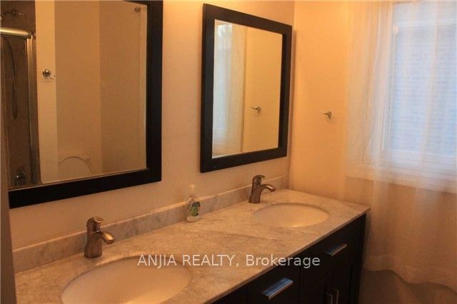 51 Topham Crescent, Richmond Hill, ON L4C 9H2 photo 4