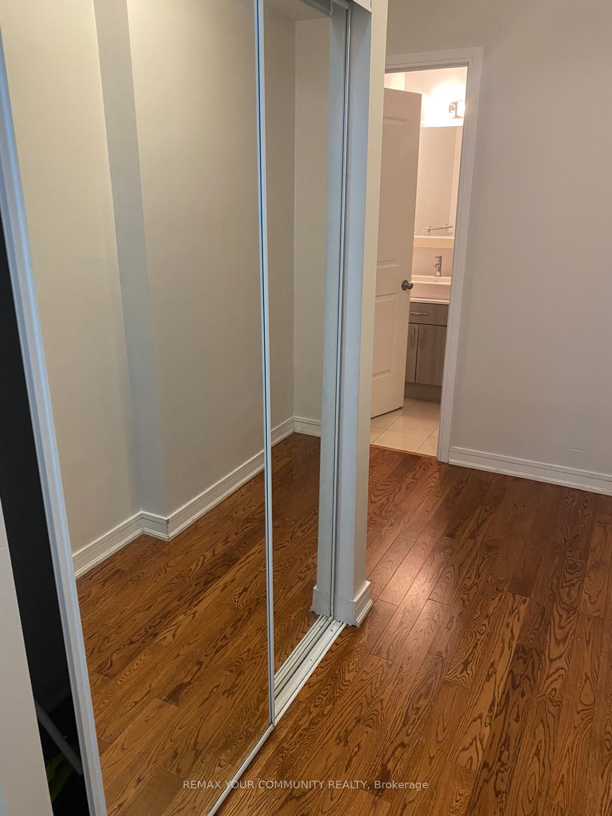 9191 Yonge Street 518 Sw, Richmond Hill, ON L4C 6Z2 photo 3