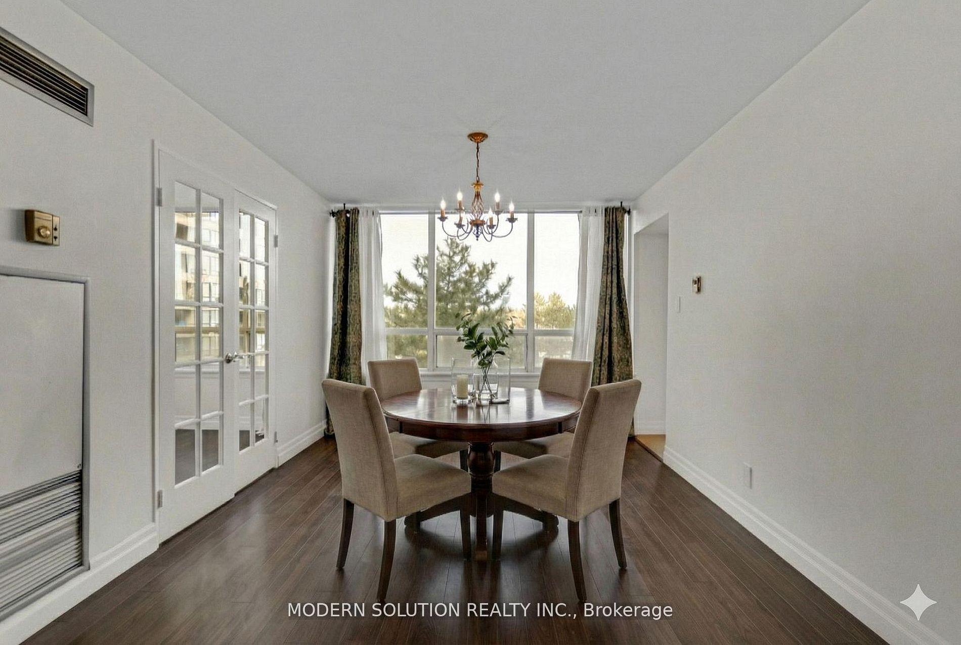 32 Clarissa Drive 426, Richmond Hill, ON L4C 9R7