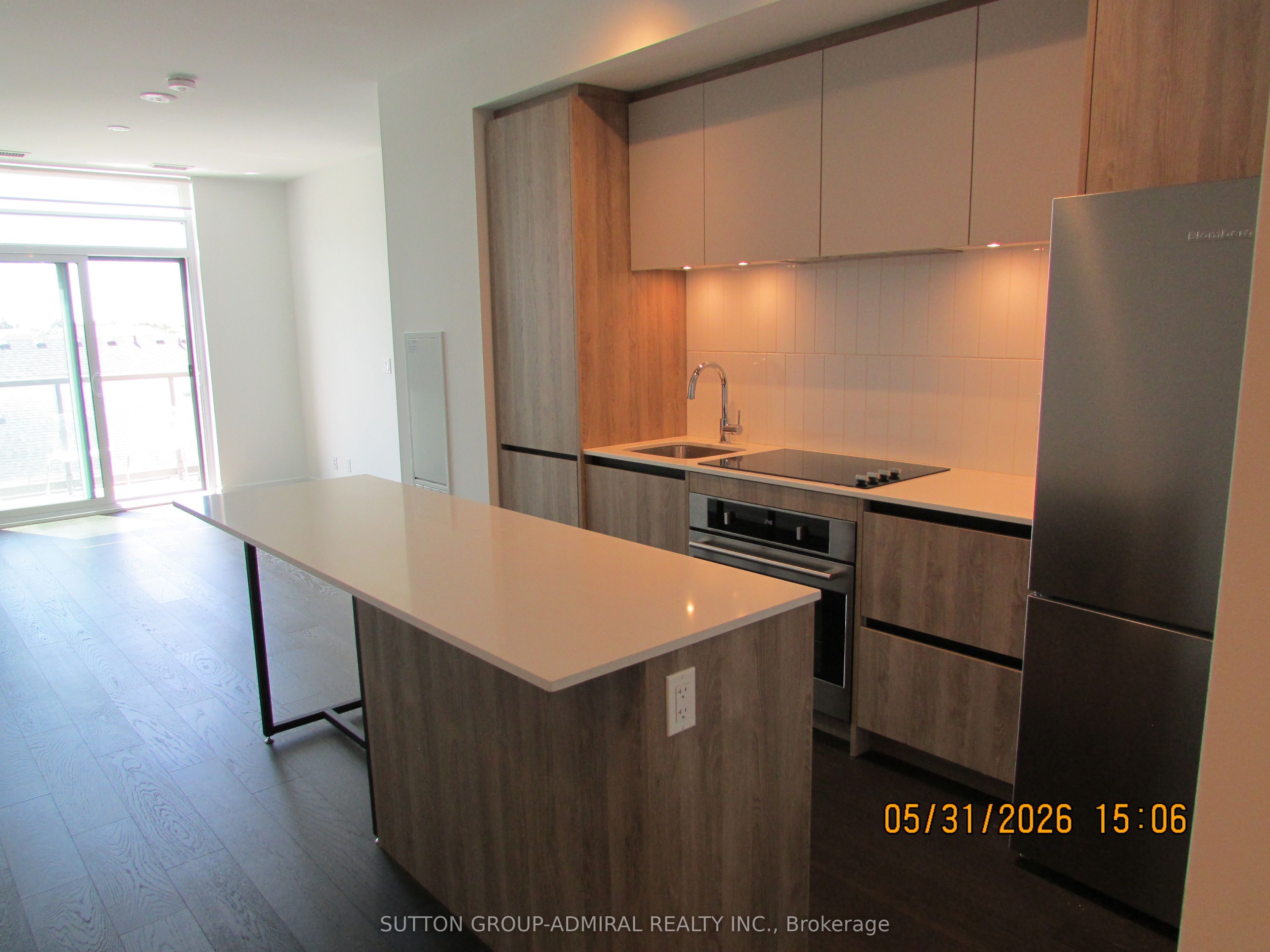 8 Beverley Glen Boulevard 414, Vaughan, ON L4J 0L5 photo 2