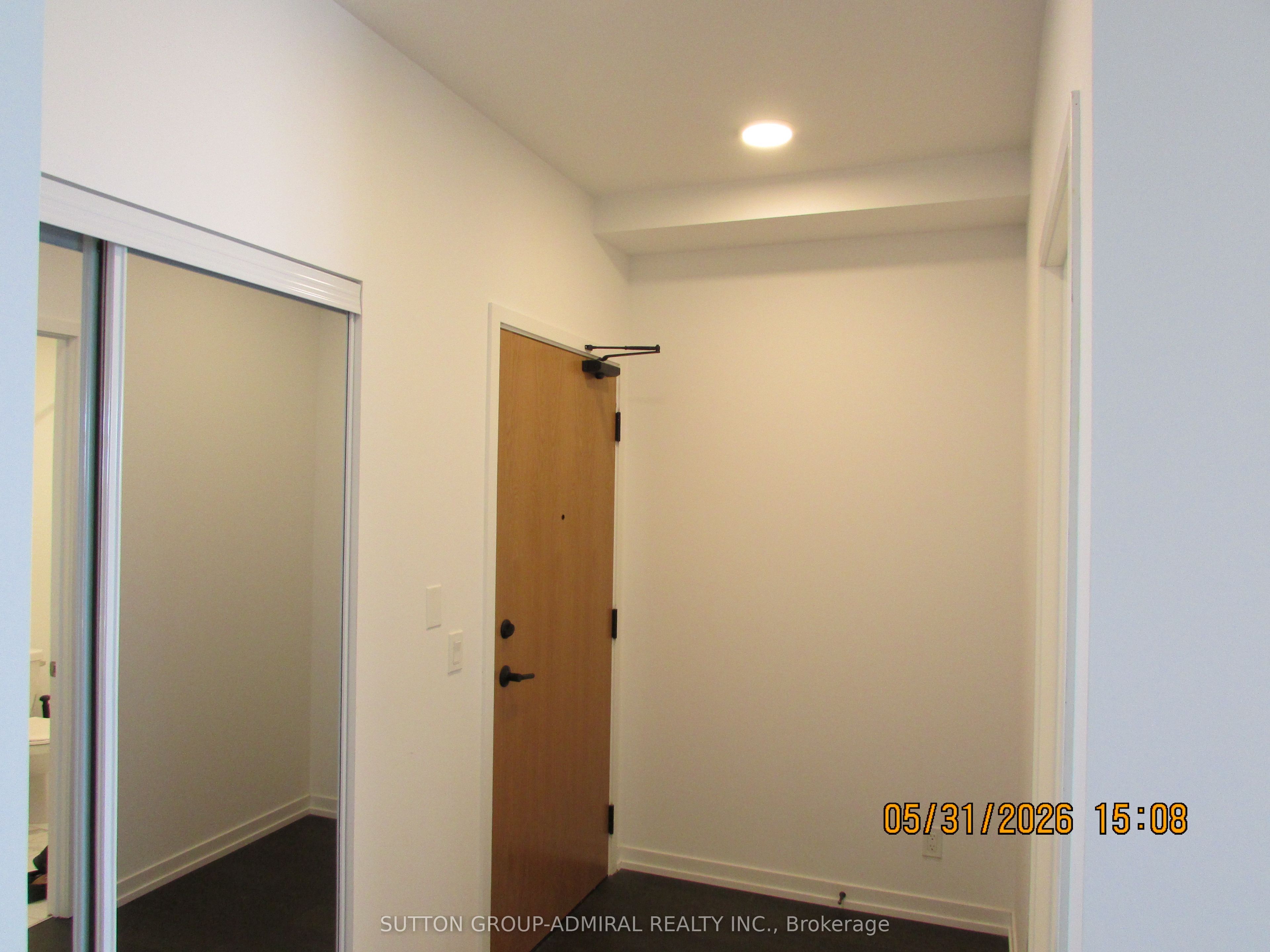 8 Beverley Glen Boulevard 414, Vaughan, ON L4J 0L5 photo 3