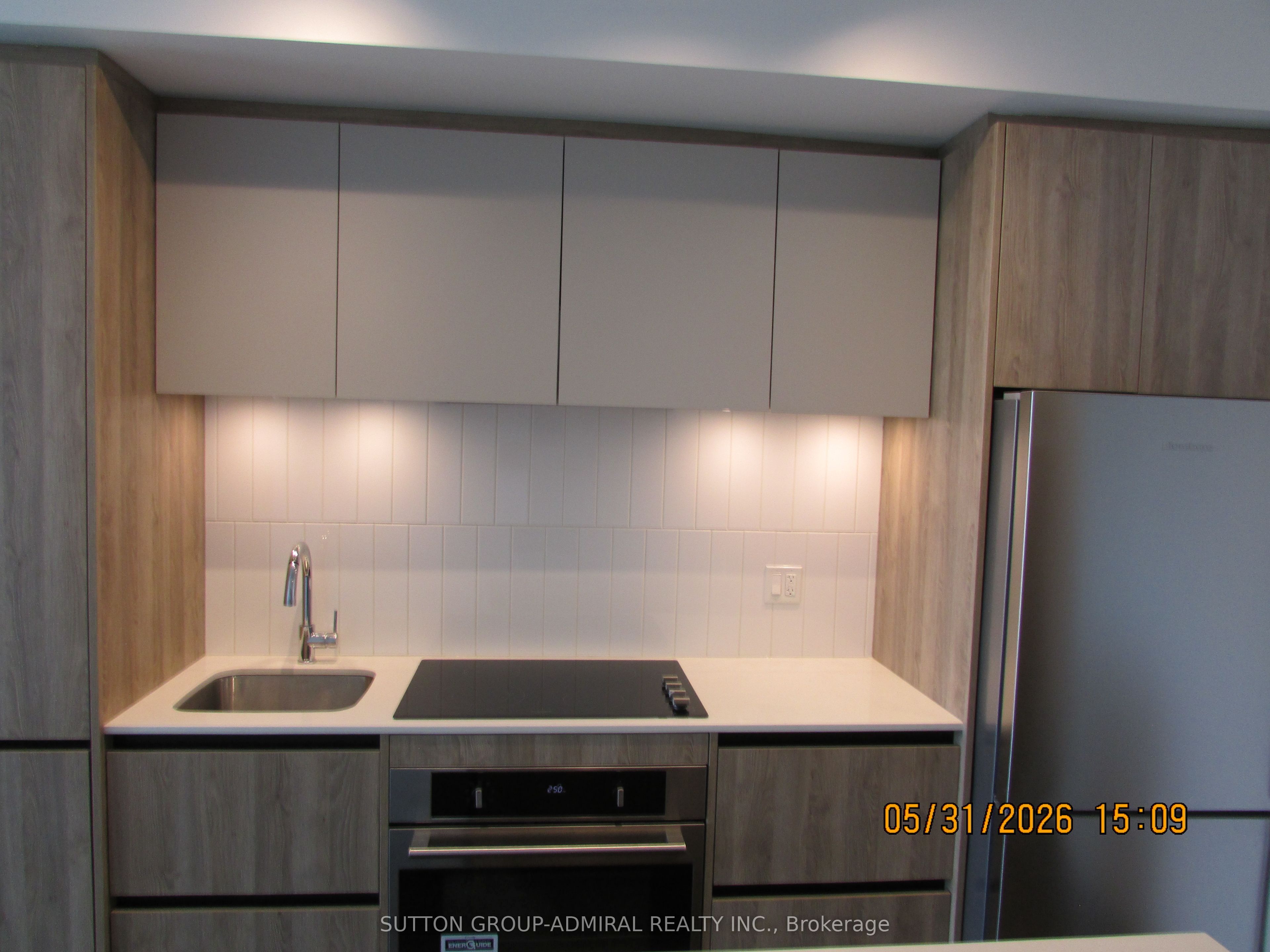 8 Beverley Glen Boulevard 414, Vaughan, ON L4J 0L5 photo 4