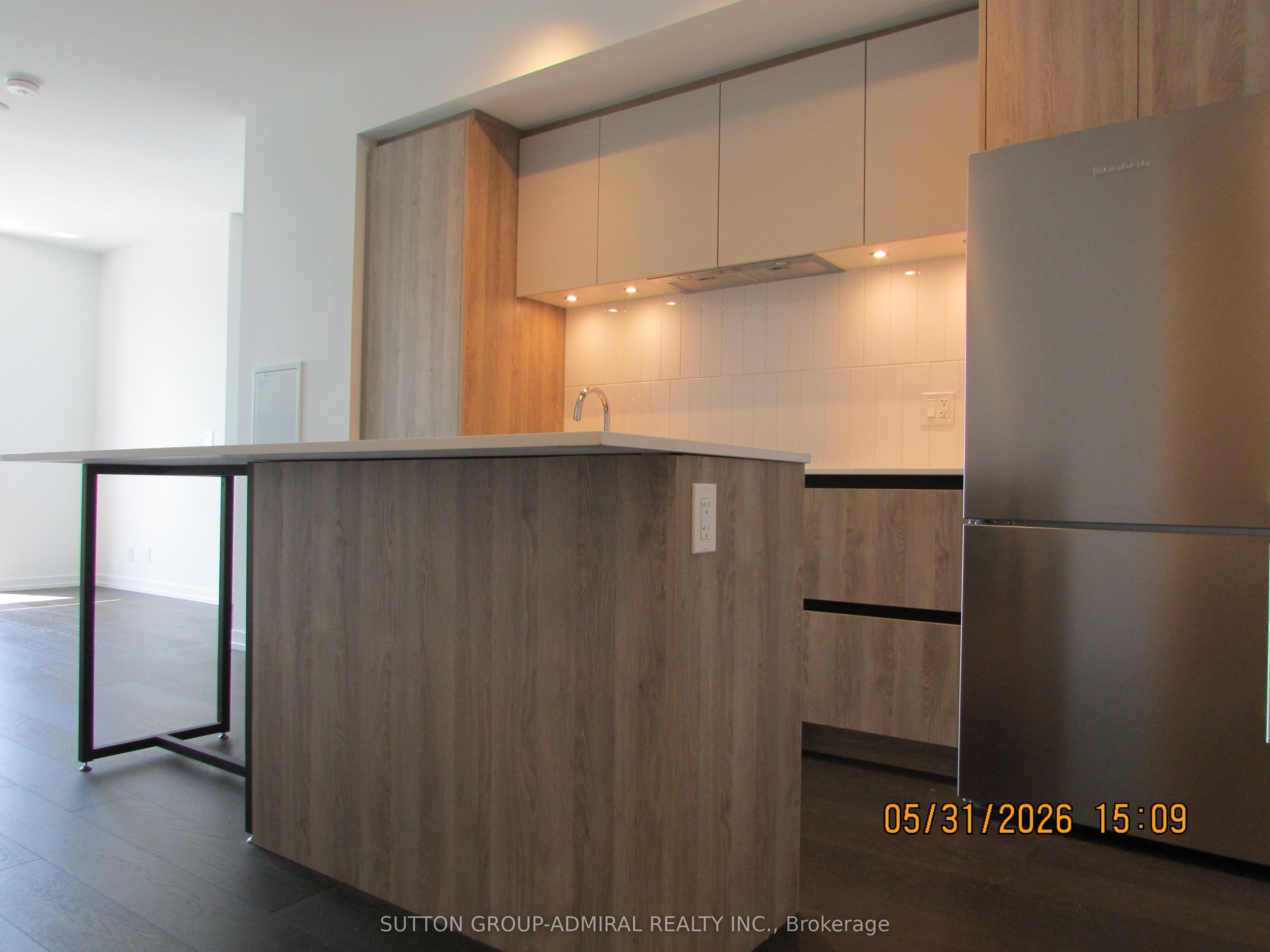 8 Beverley Glen Boulevard 414, Vaughan, ON L4J 0L5 photo 5