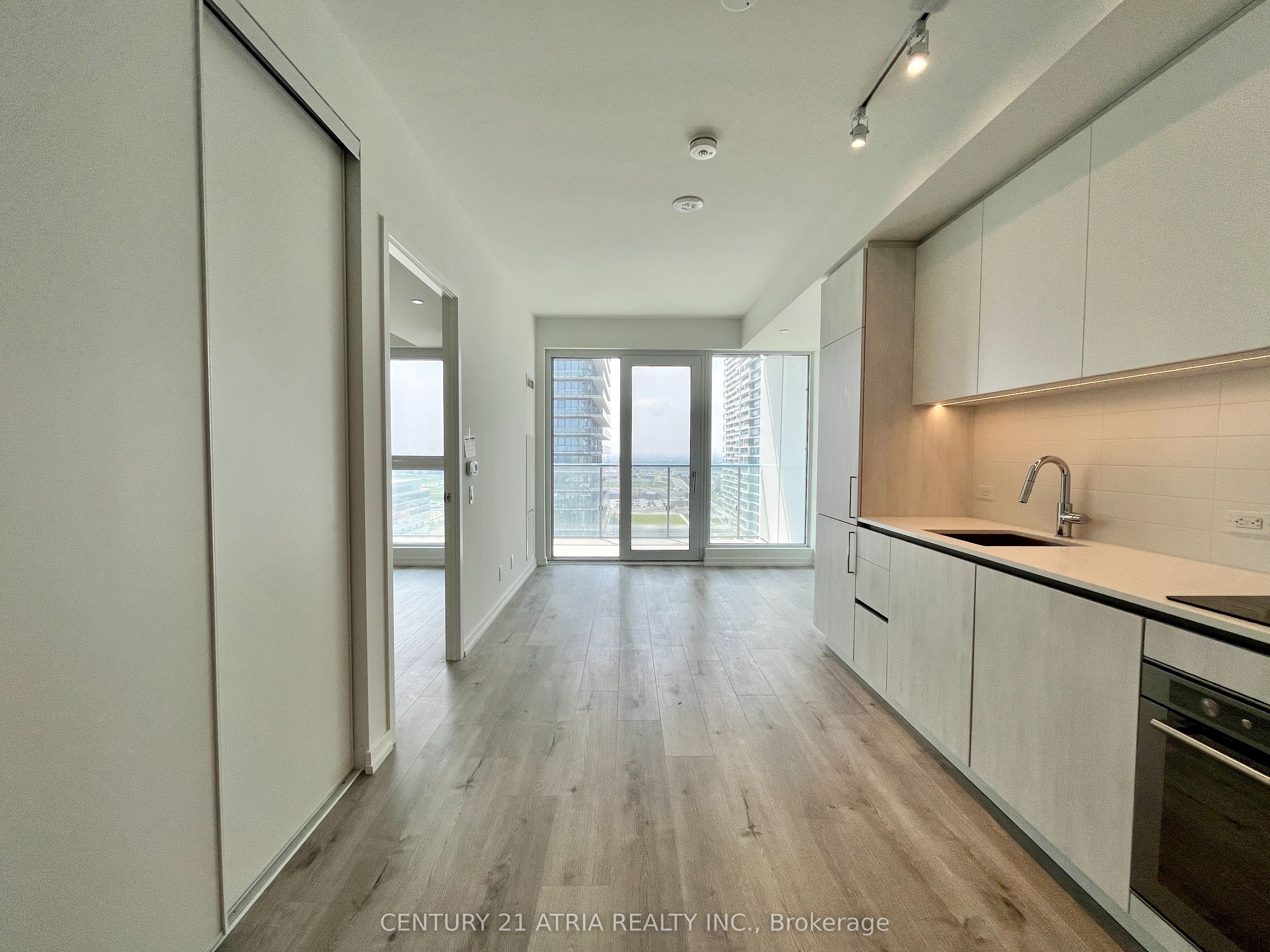 7890 Jane Street 2103, Vaughan, ON L4K 0K9 photo 2