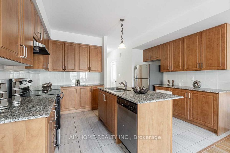 116 Frederick Wilson Avenue, Markham, ON L6B 1P7 photo 4