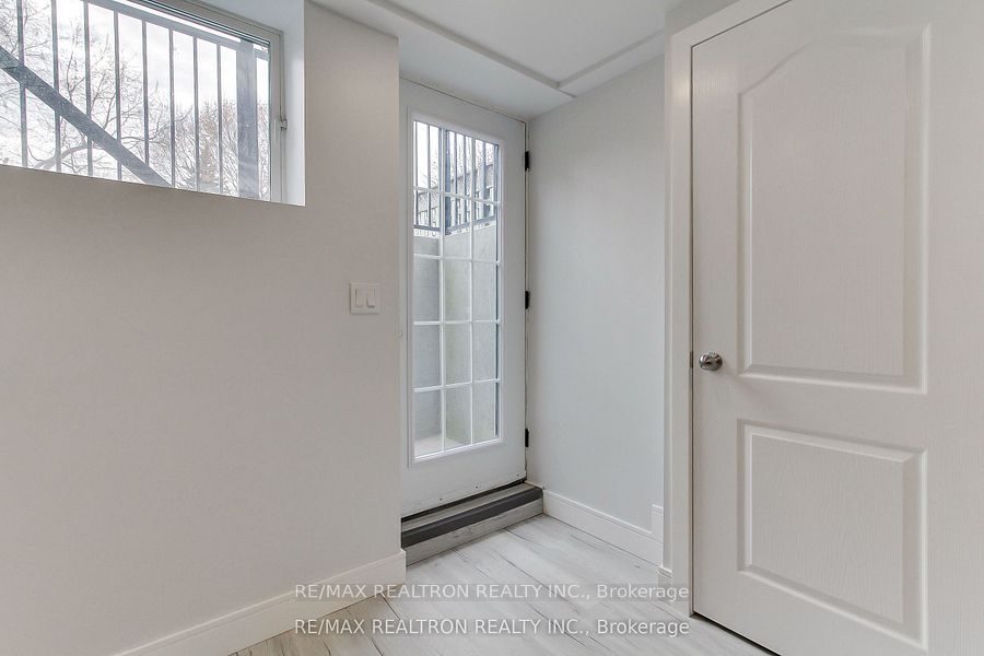 31 Goodman Crescent Bsmnt B, Vaughan, ON L6A 1E8 photo 4