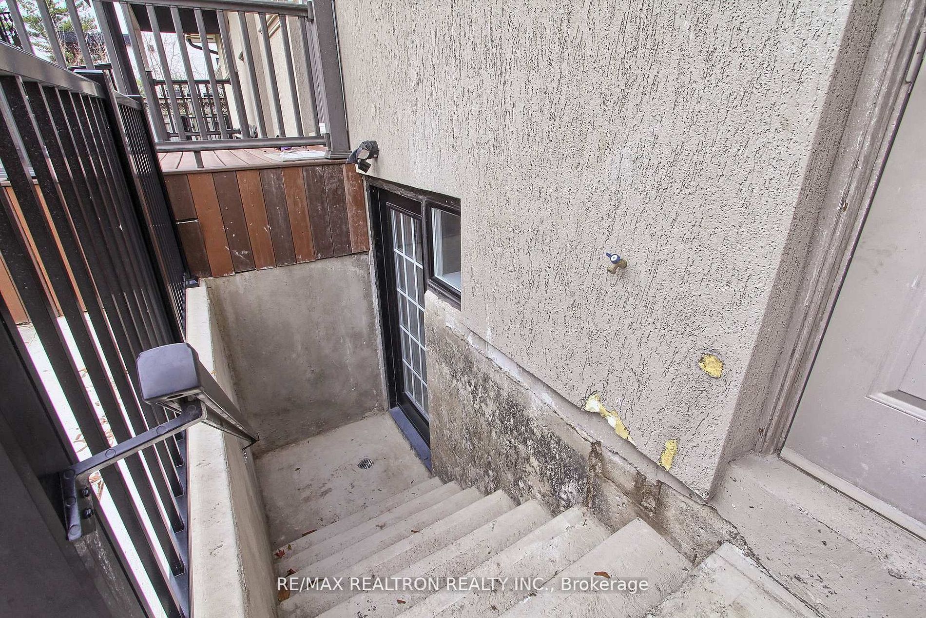 31 Goodman Crescent Bsmnt A, Vaughan, ON L6A 1E8 photo 3