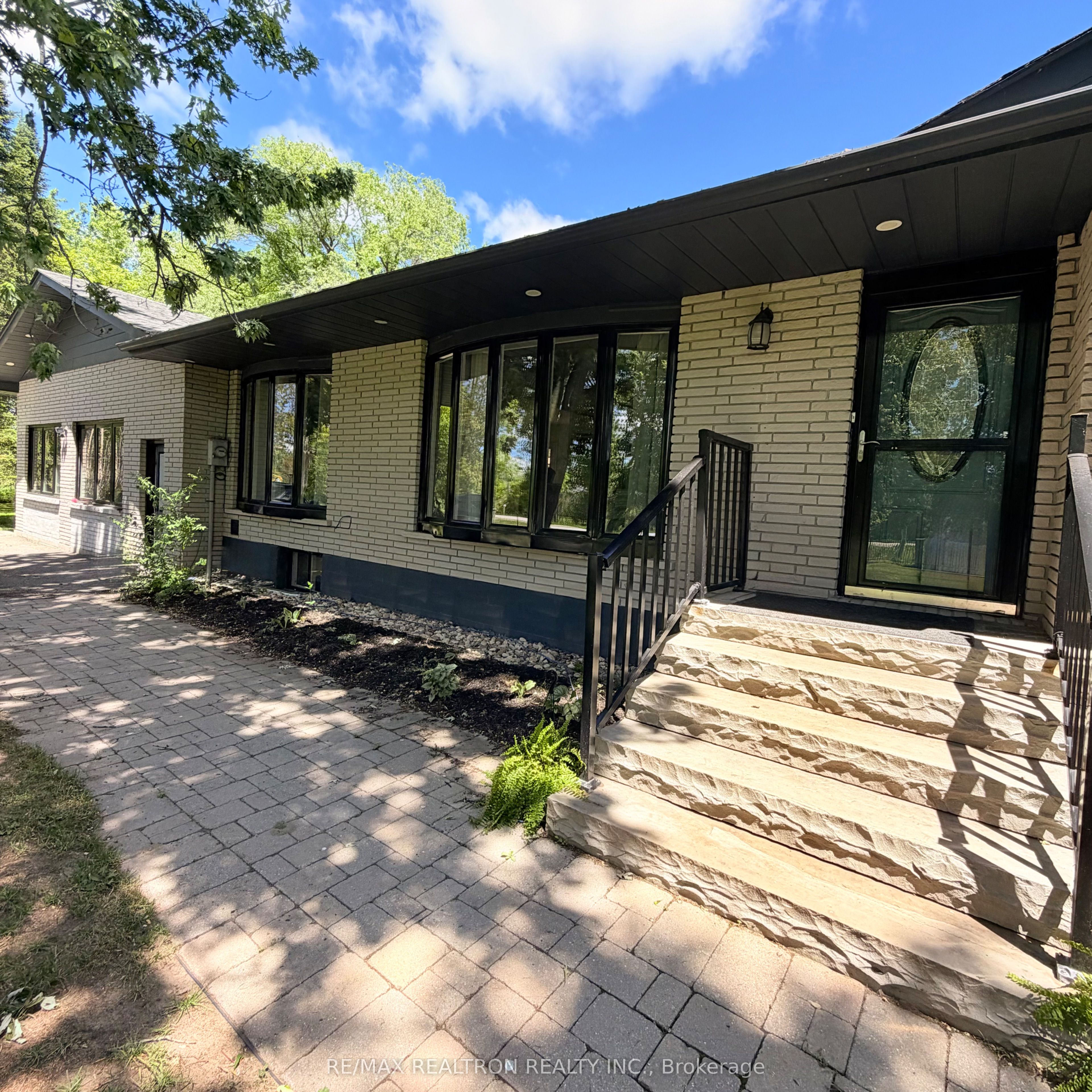 22305 Kennedy Road, East Gwillimbury, ON L0G 1R0 photo 2