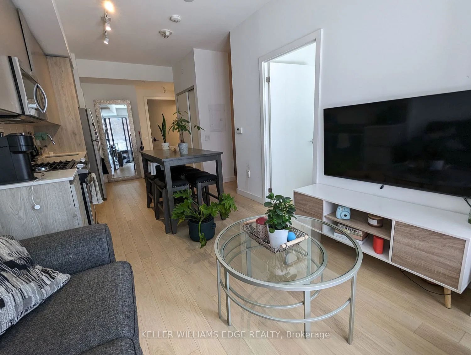 105 Oneida Crescent 401, Richmond Hill, ON L4B 0B1 photo 4