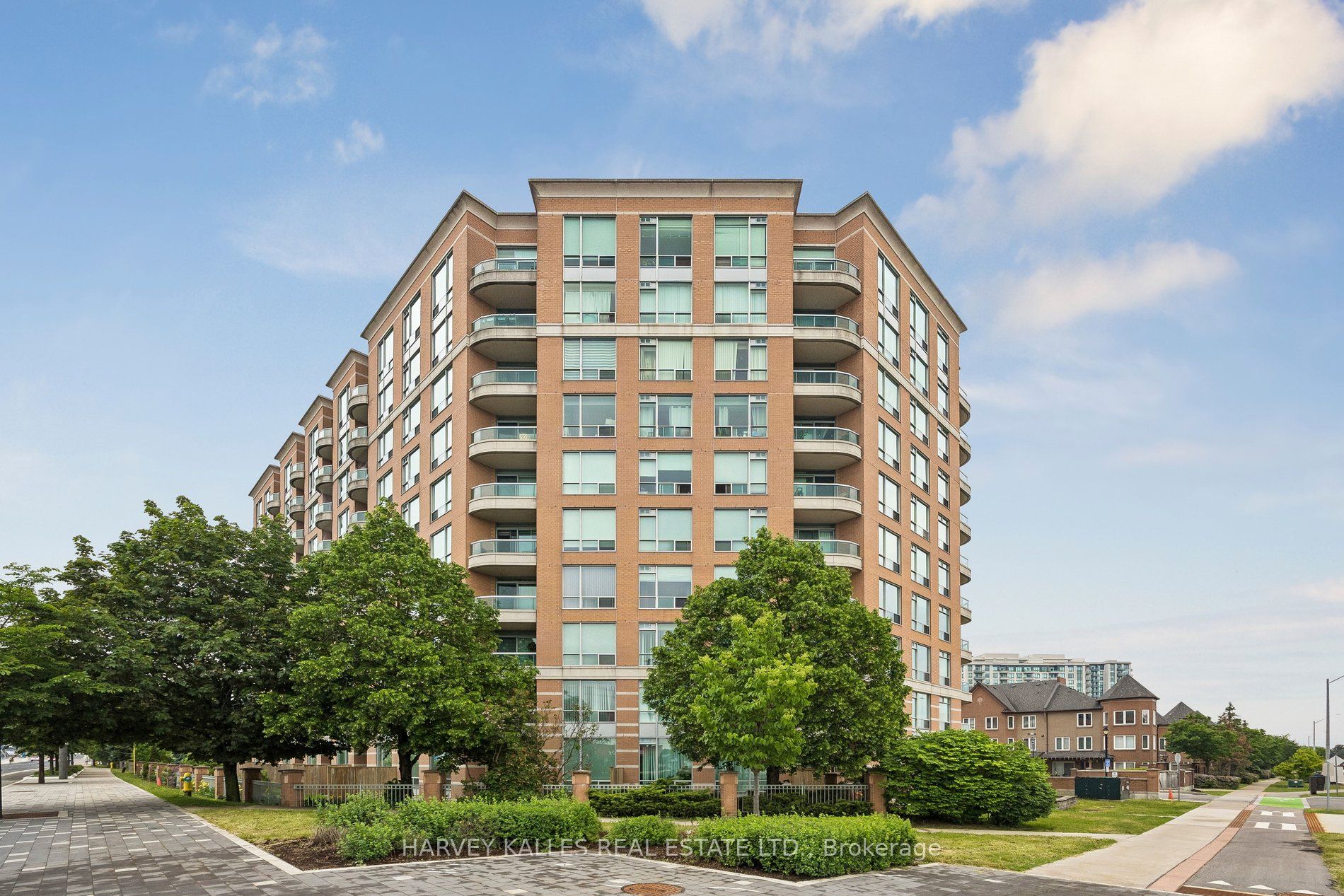 745 New Westminster Drive 302, Vaughan, ON L4J 8J9 photo 5