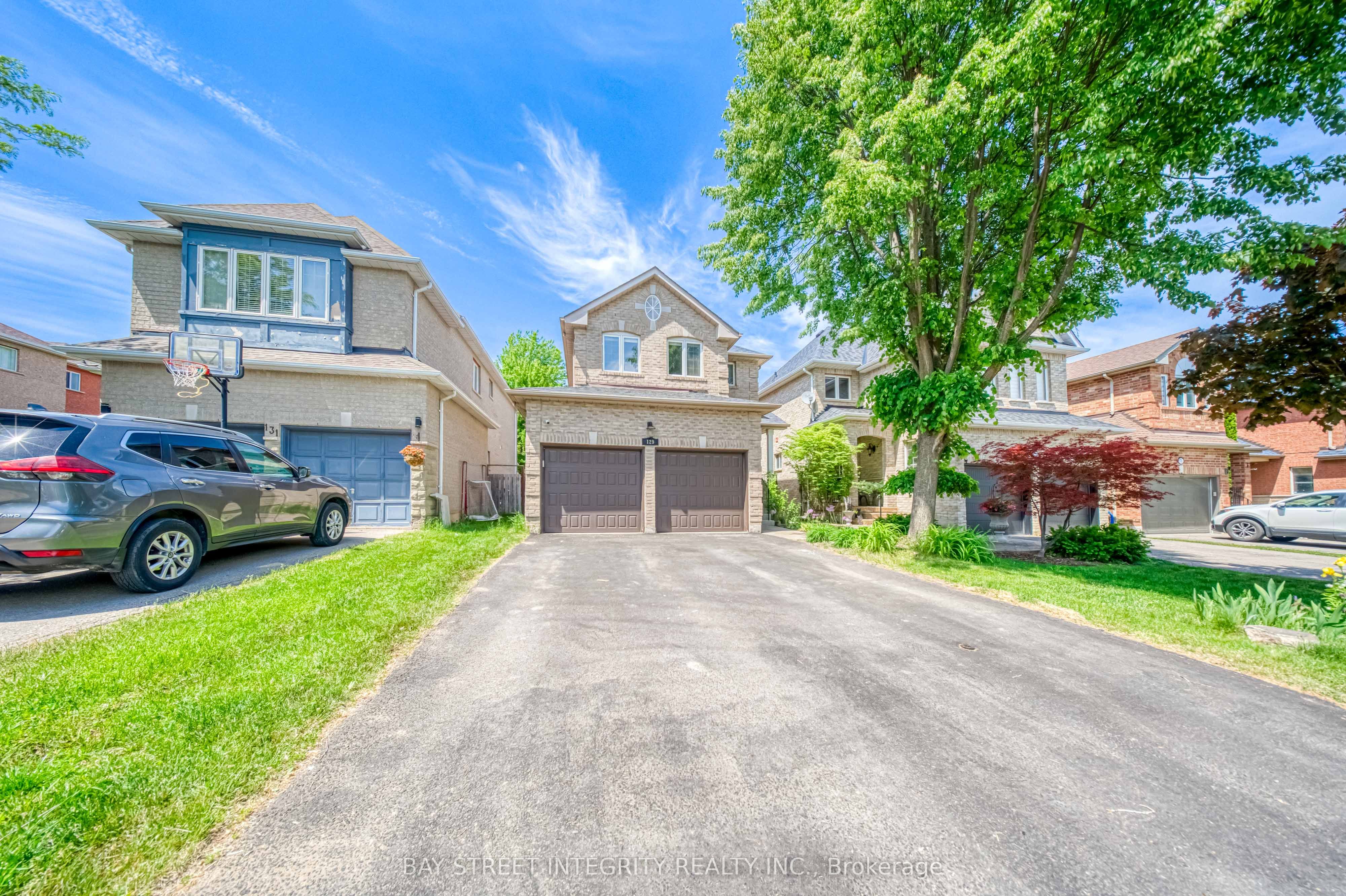 129 Fadine Road, Newmarket, ON L3X 2P2 photo 2