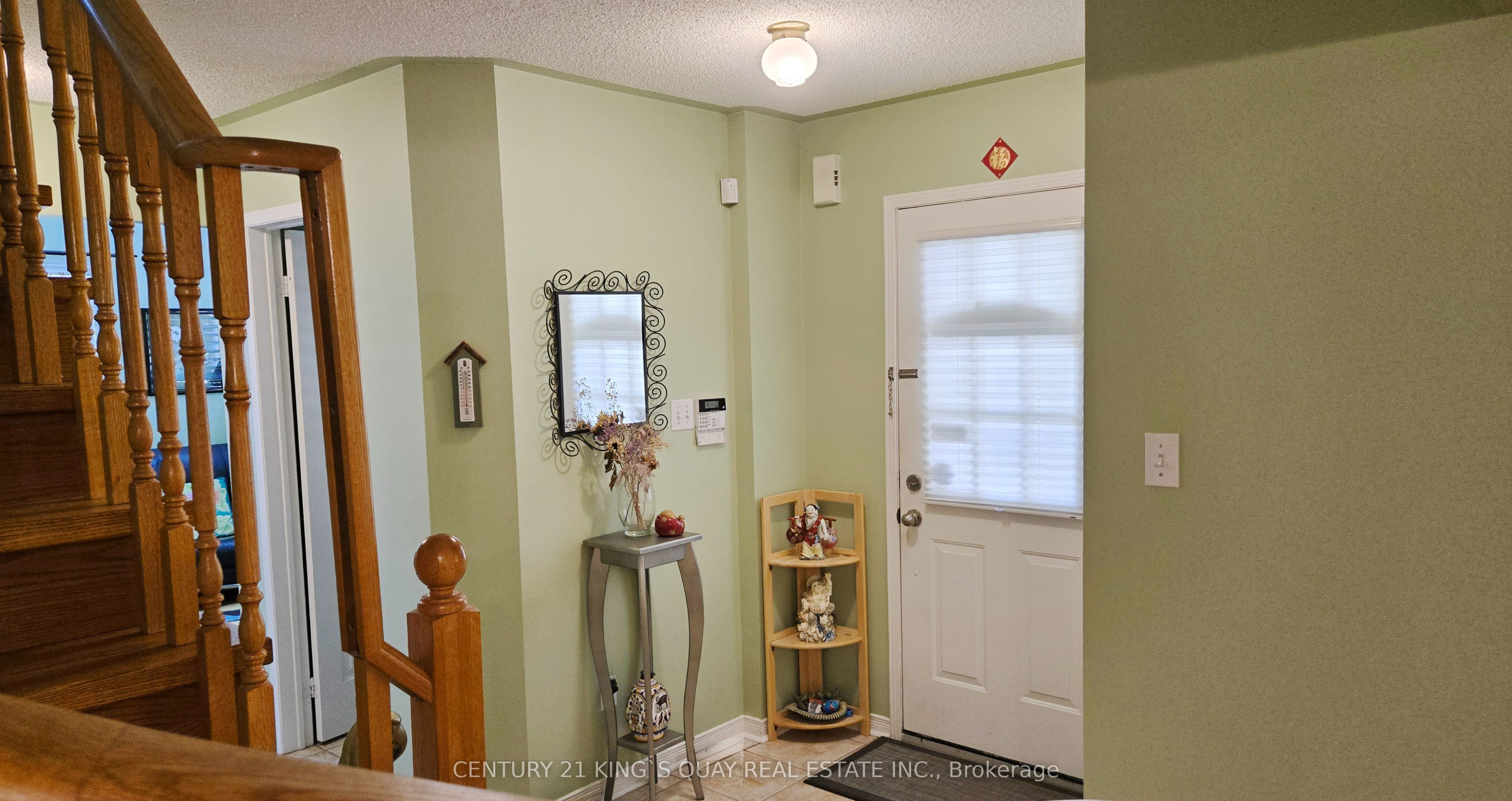 1 Ostick Street, Aurora, ON L4G 7K4 photo 4