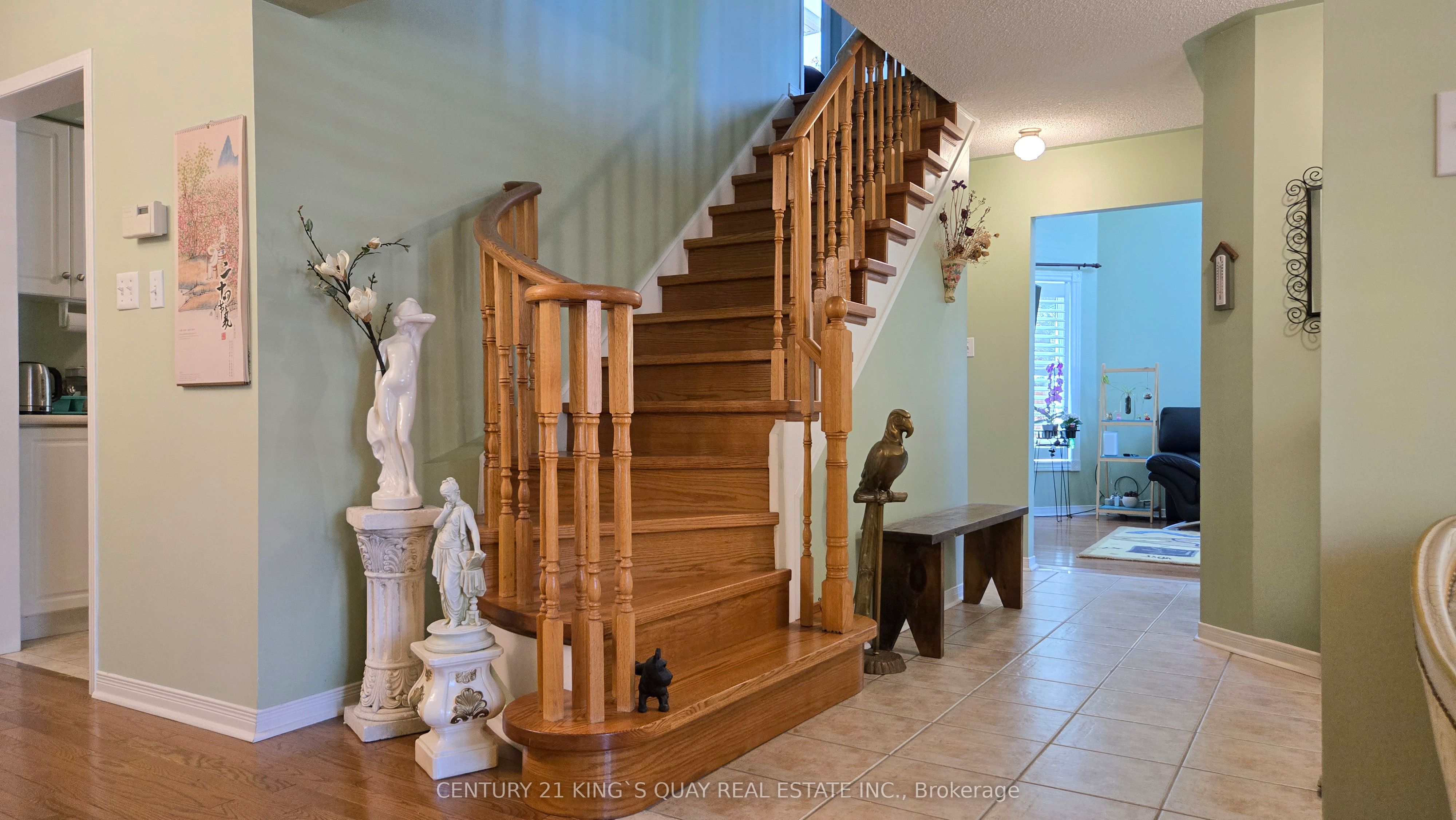 1 Ostick Street, Aurora, ON L4G 7K4 photo 5