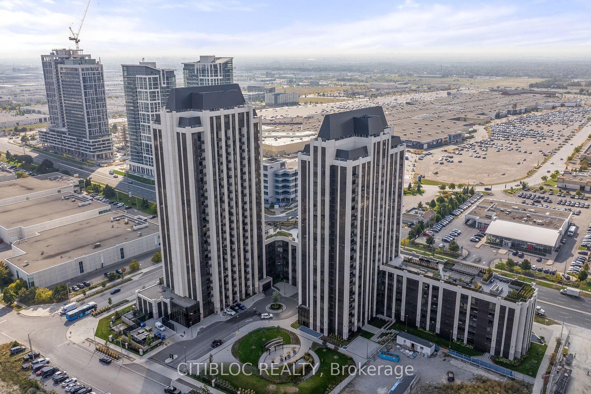 9085 JANE Street PH3, Vaughan, ON L4K 2M6