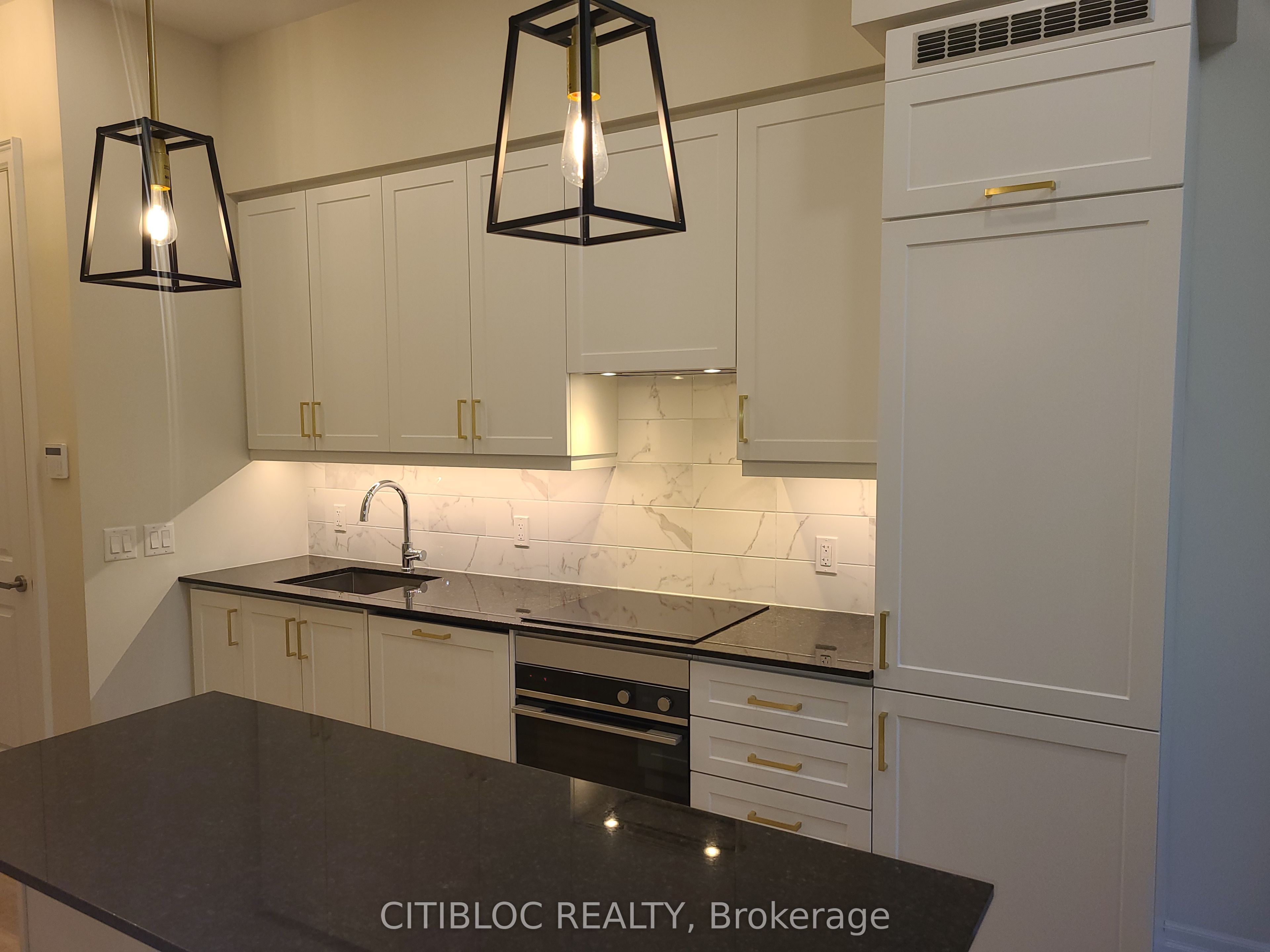 9085 JANE Street PH3, Vaughan, ON L4K 2M6 photo 5
