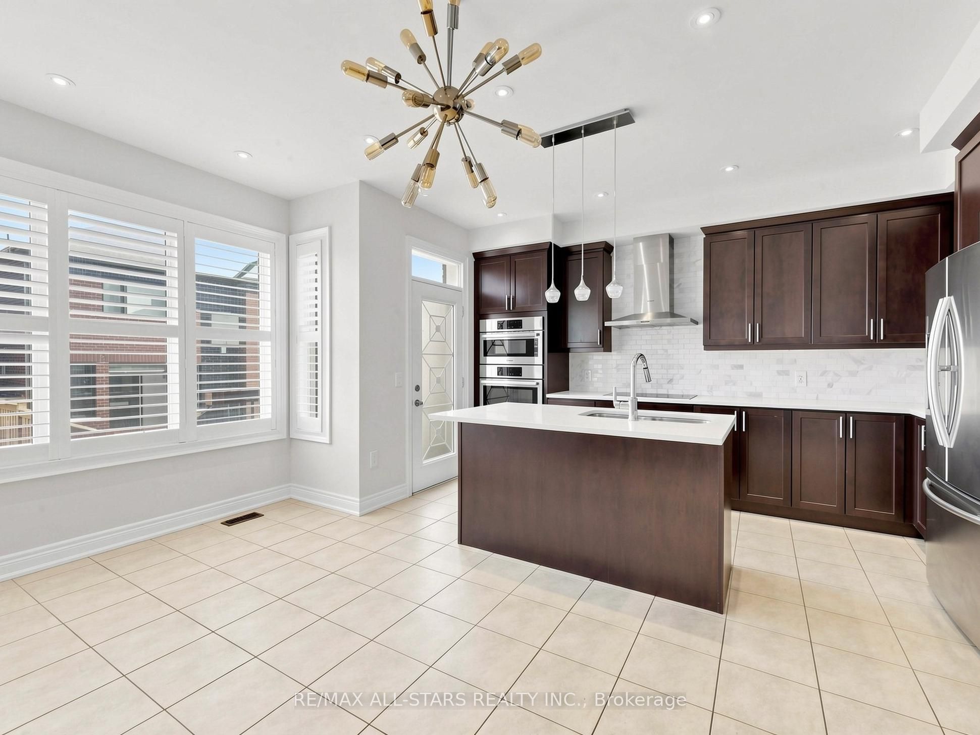 29 Mondial Crescent, East Gwillimbury, ON L9N 0S1 photo 4