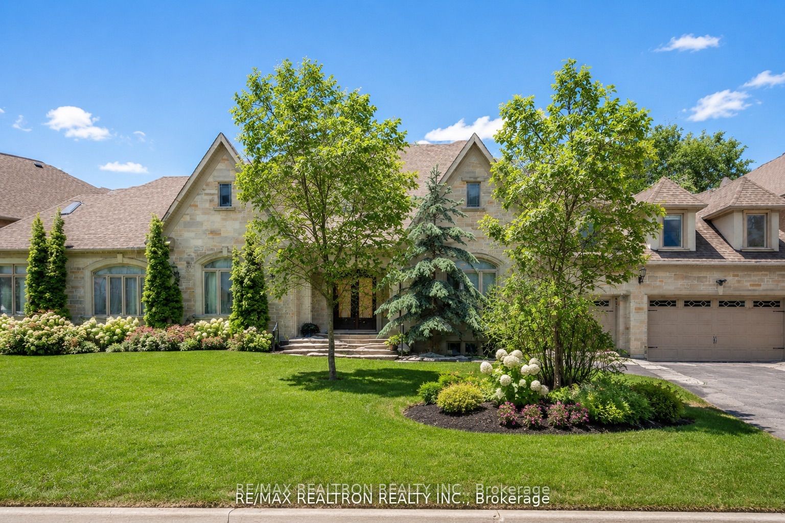 5 Long Hill Drive, Richmond Hill, ON L4E 3M5 photo 3