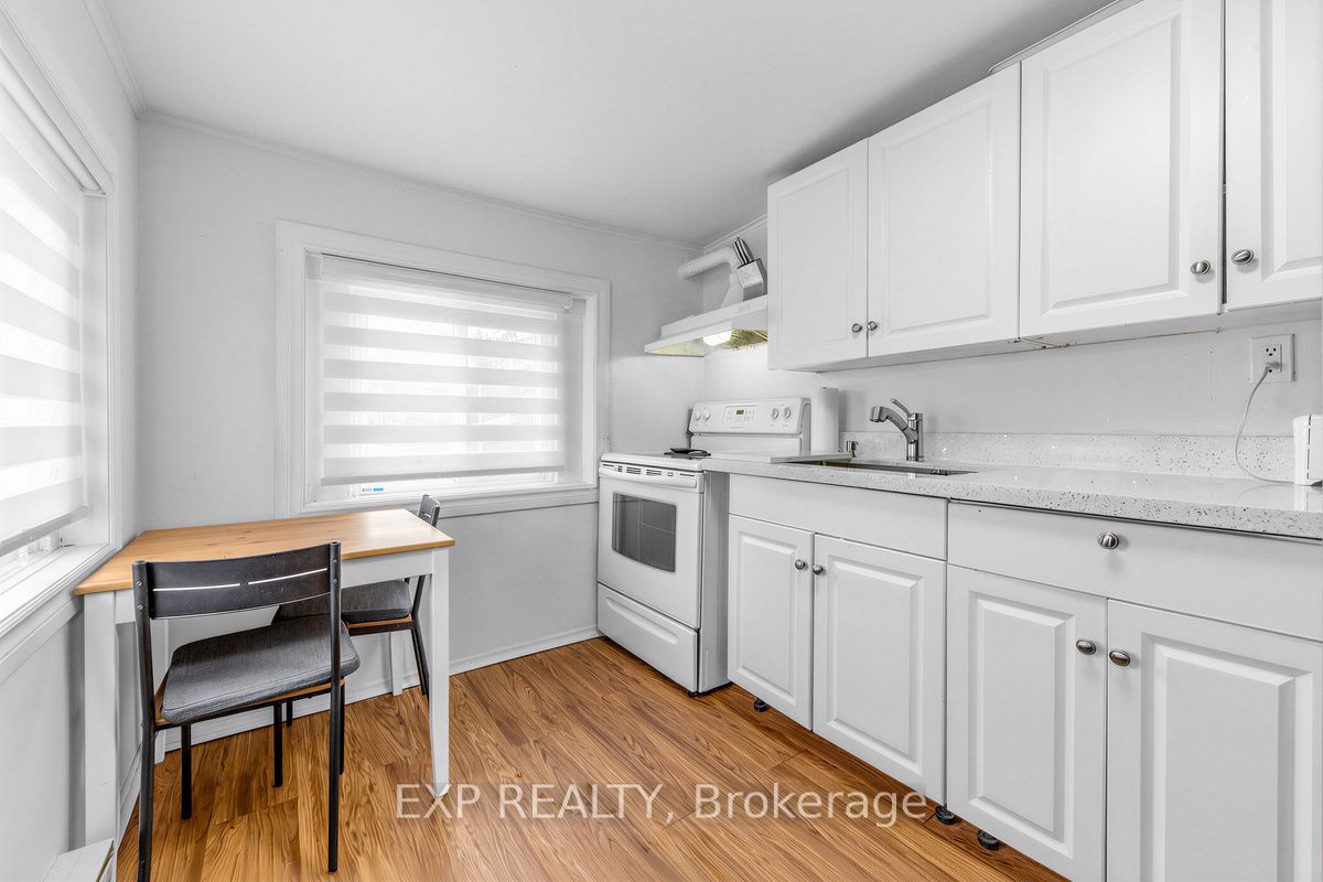 79 Barrie Street E, Bradford West Gwillimbury, ON L3Z 2B7 photo 3