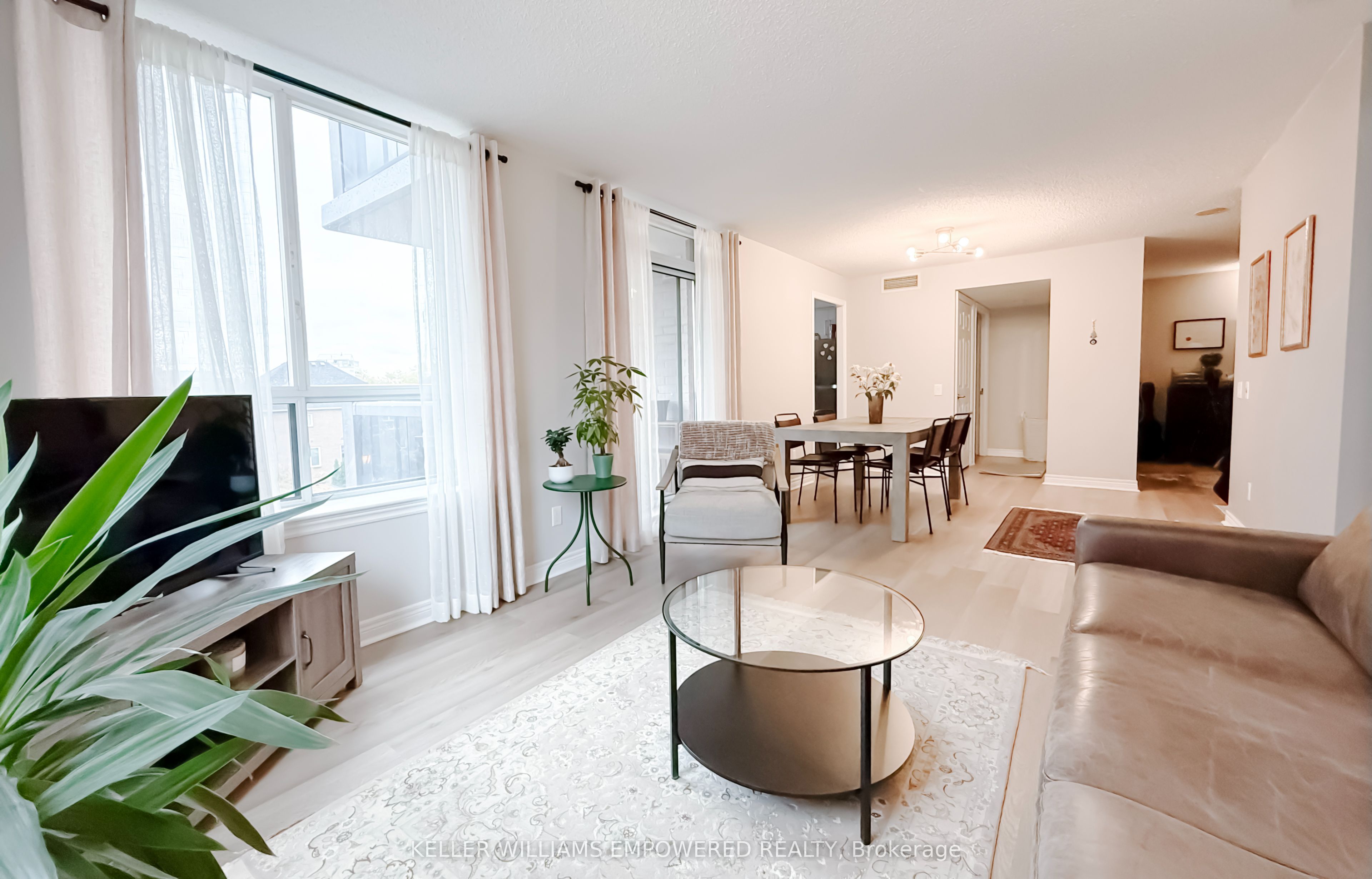 51 Times Avenue 302, Markham, ON L3T 7X7 photo 2