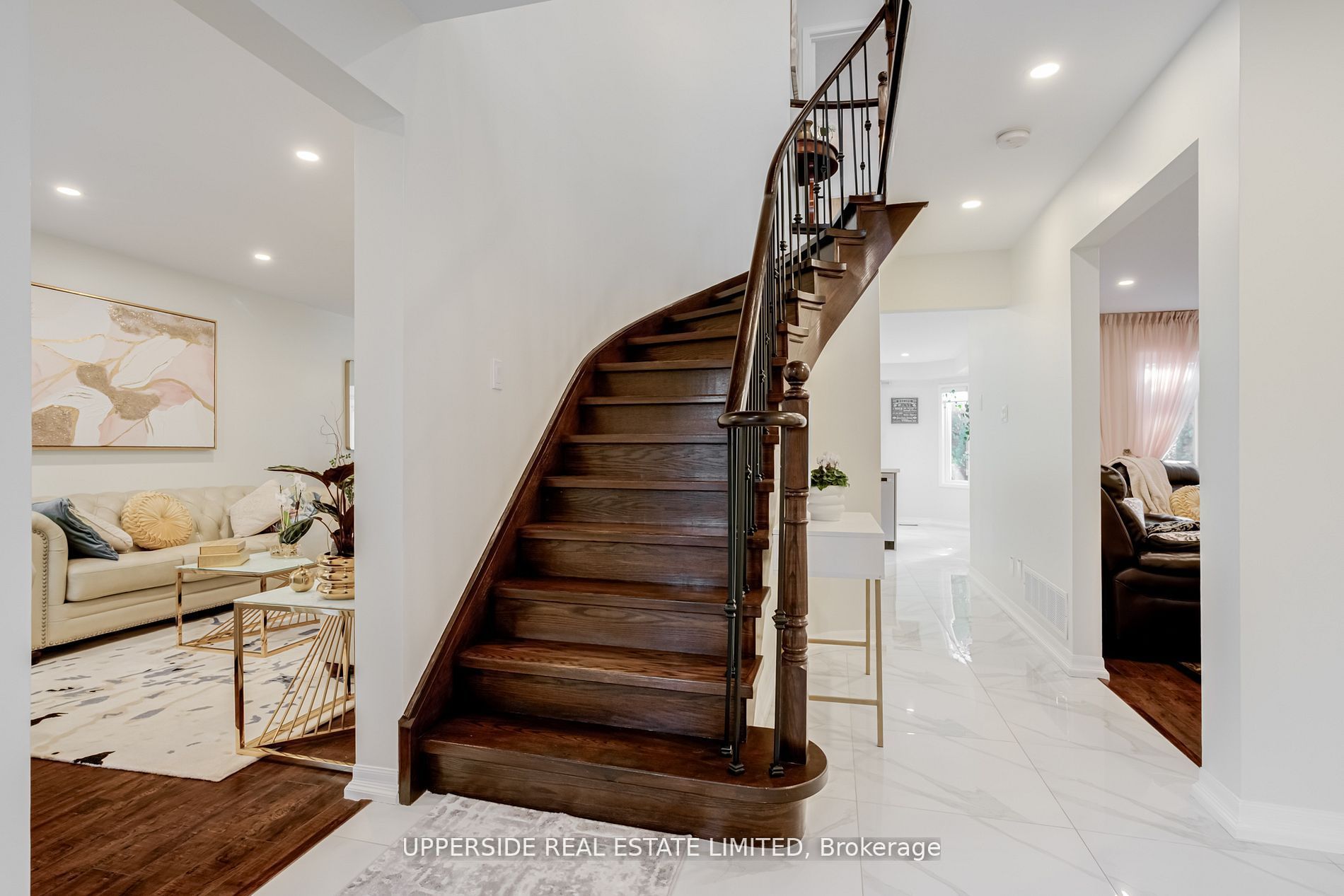 167 Covent Crescent, Aurora, ON L4G 6P9 photo 3