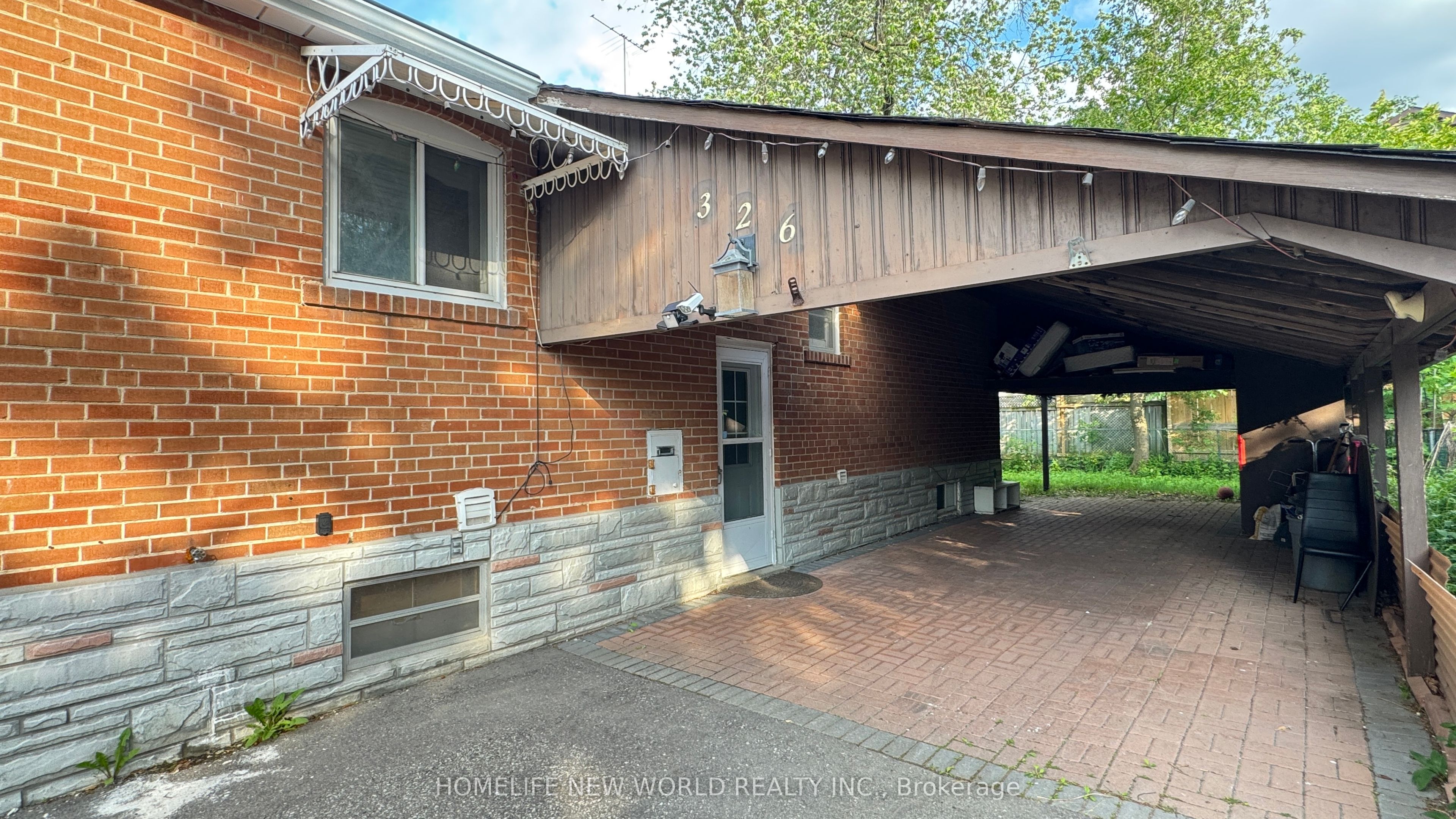 326 Crosby Avenue Lower, Richmond Hill, ON L4C 2R7 photo 3