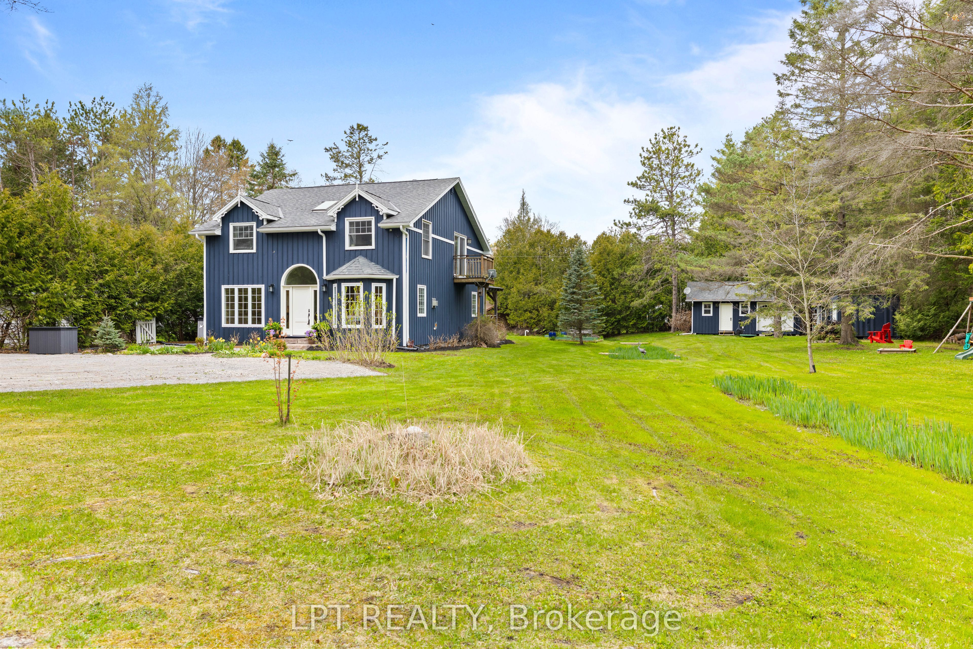 26 Vambola Avenue, Georgina, ON L0E 1N0 photo 3