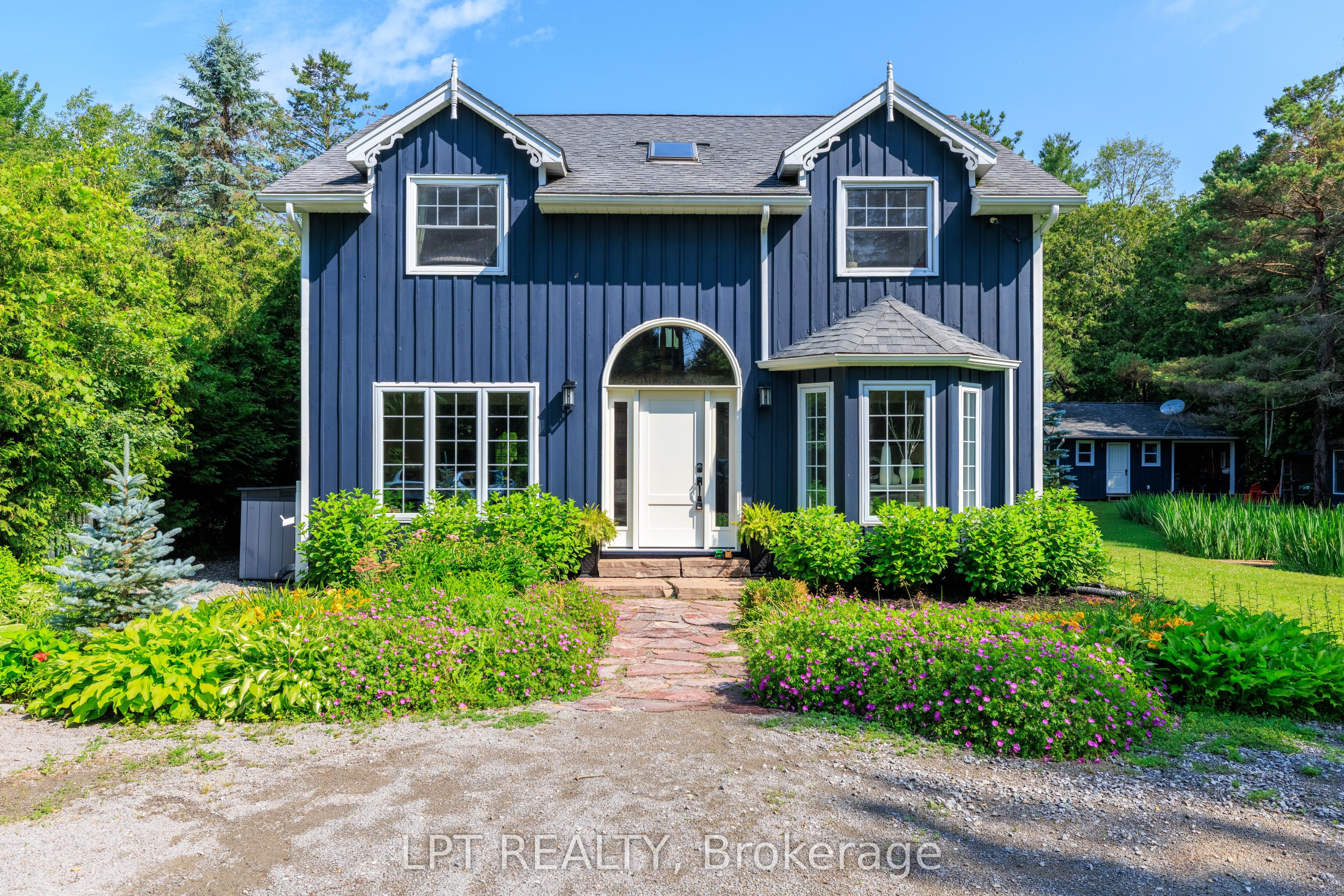 26 Vambola Avenue, Georgina, ON L0E 1N0 photo 4