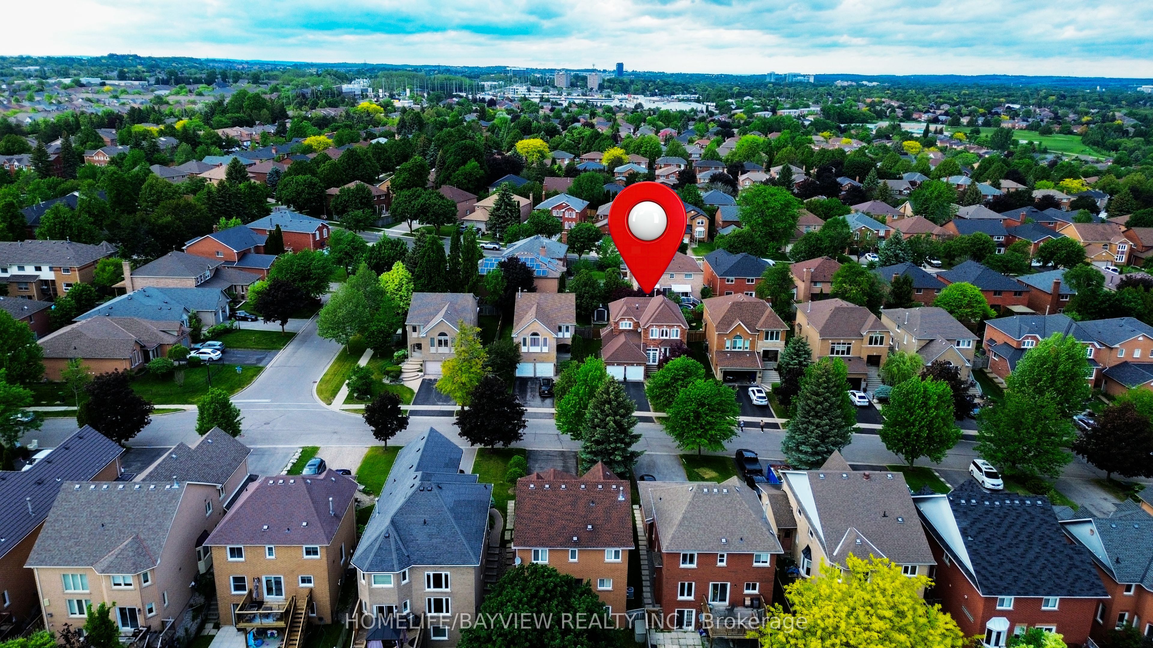 137 Widdifield Avenue, Newmarket, ON L3X 1Z3 photo 2