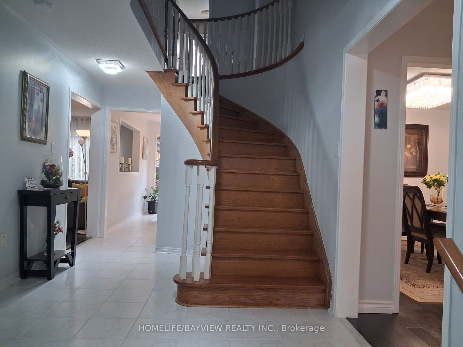 137 Widdifield Avenue, Newmarket, ON L3X 1Z3 photo 3
